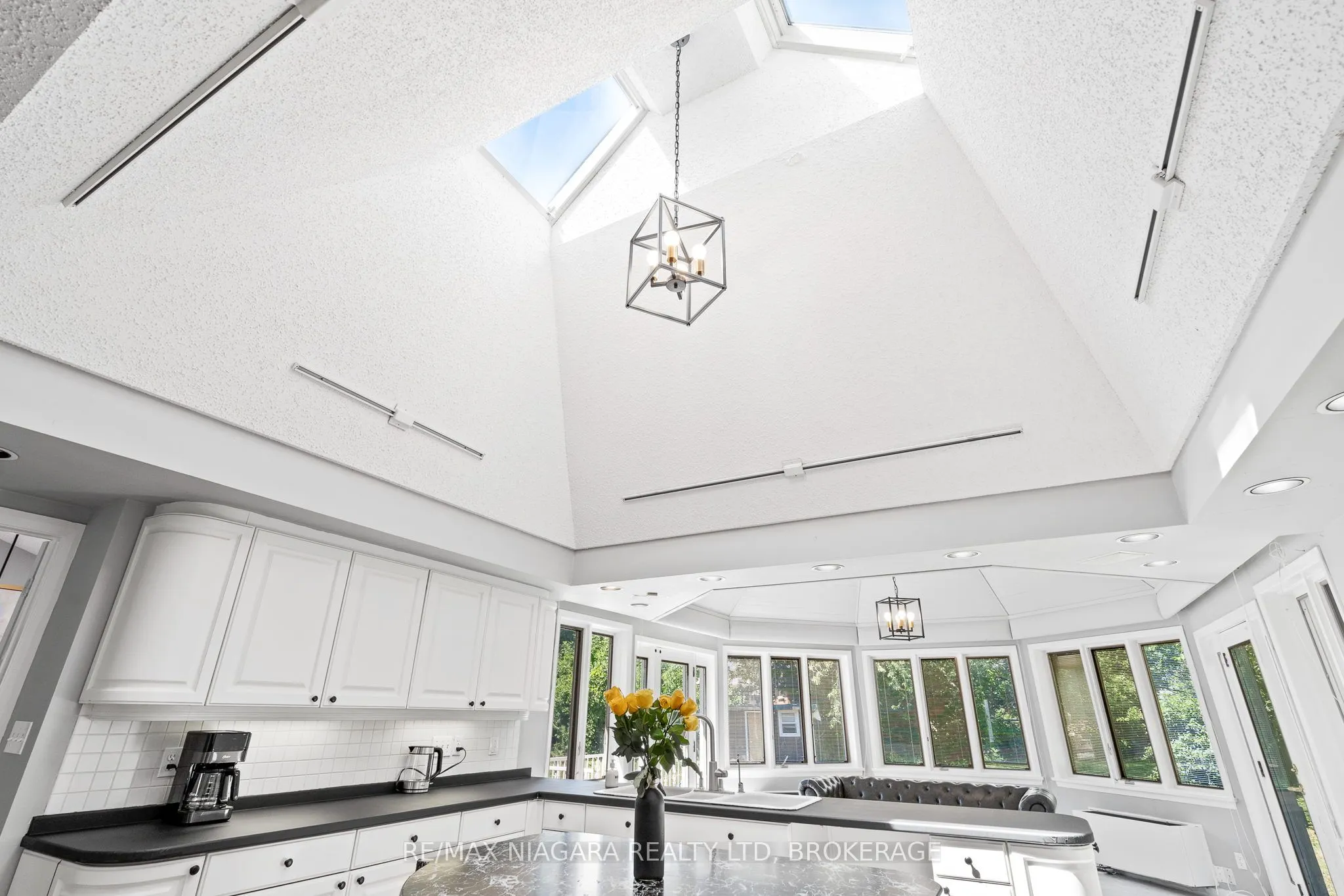 290 Lakeshore Road