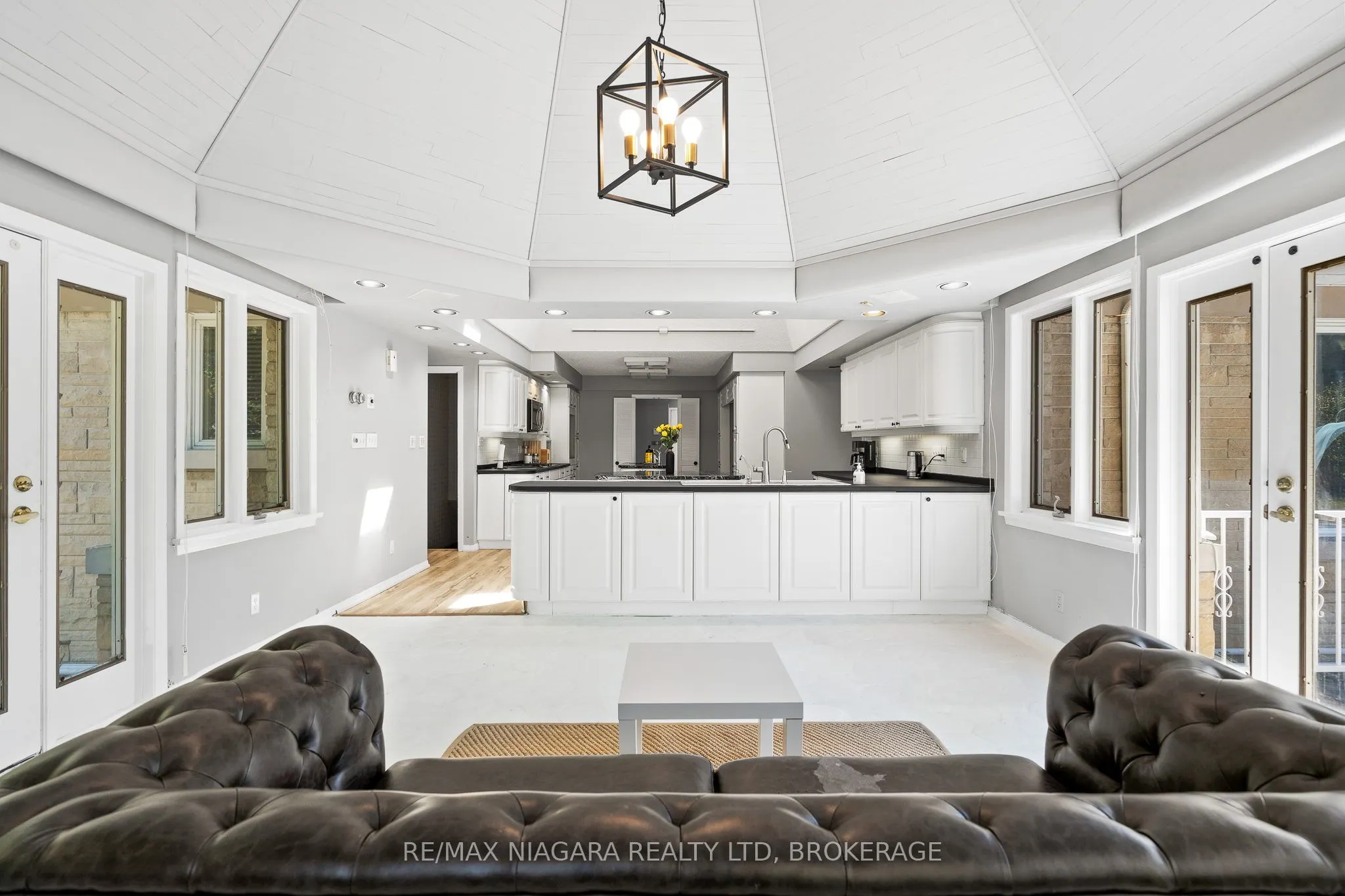 290 Lakeshore Road