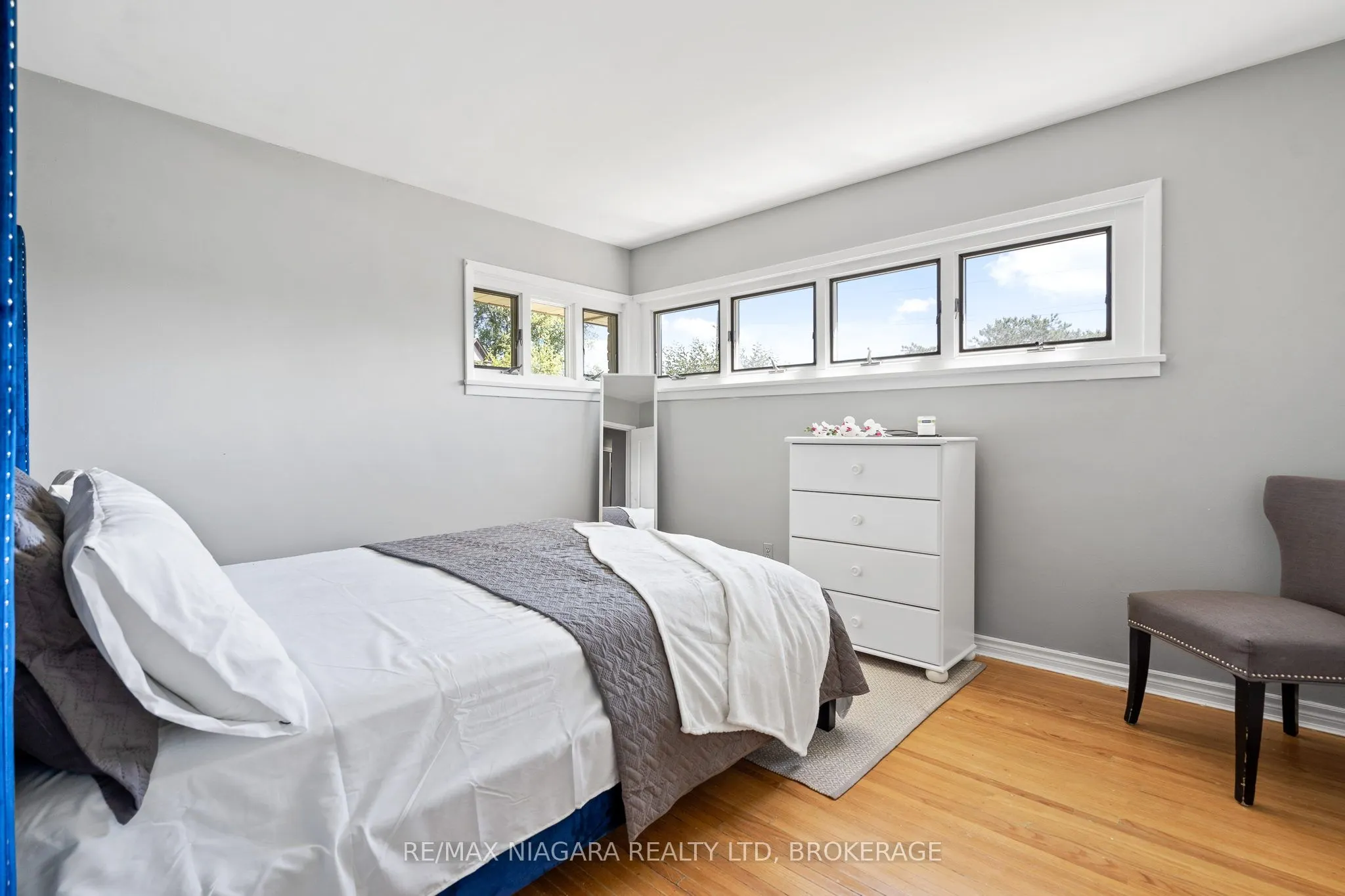 290 Lakeshore Road
