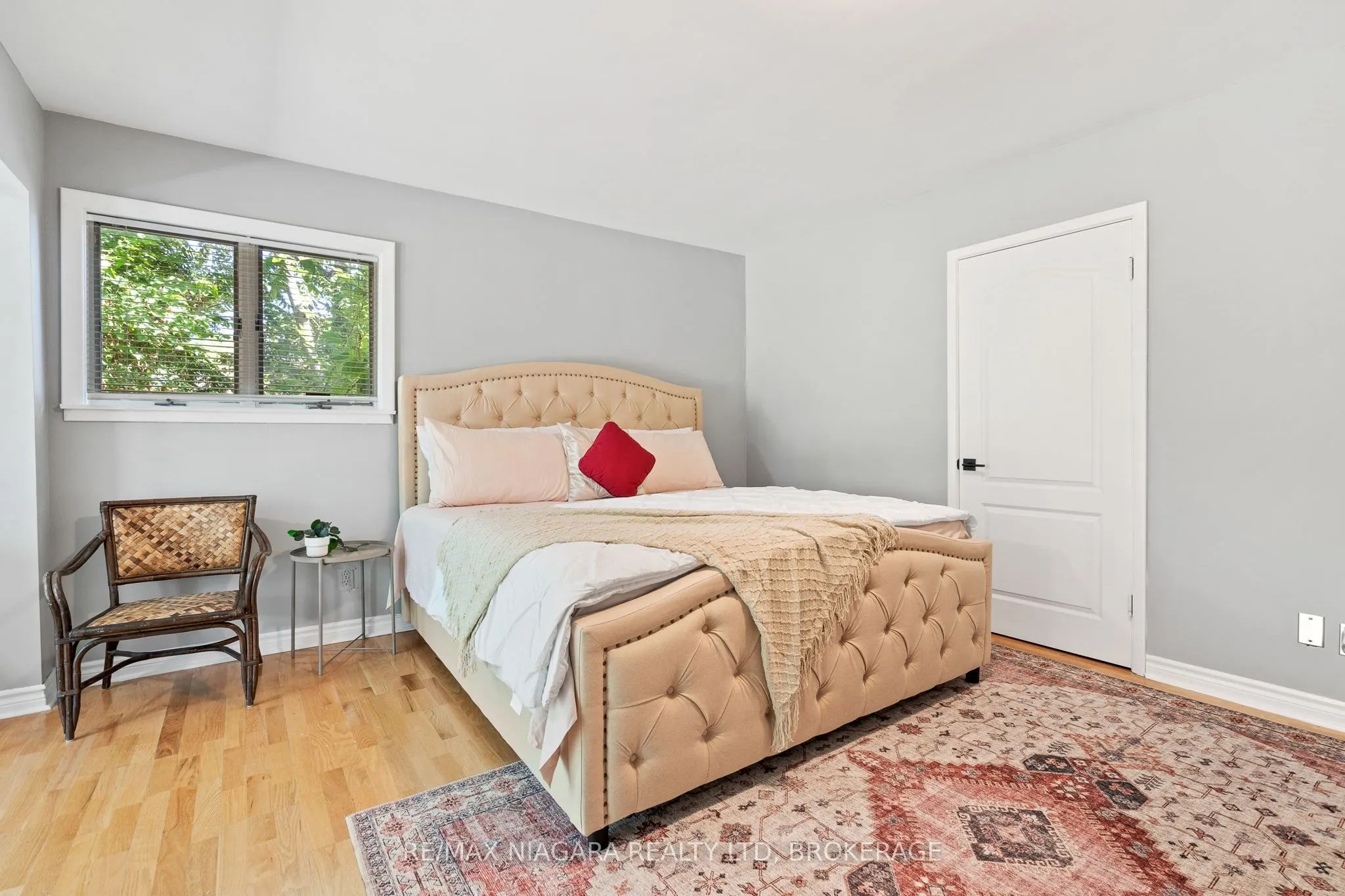 290 Lakeshore Road