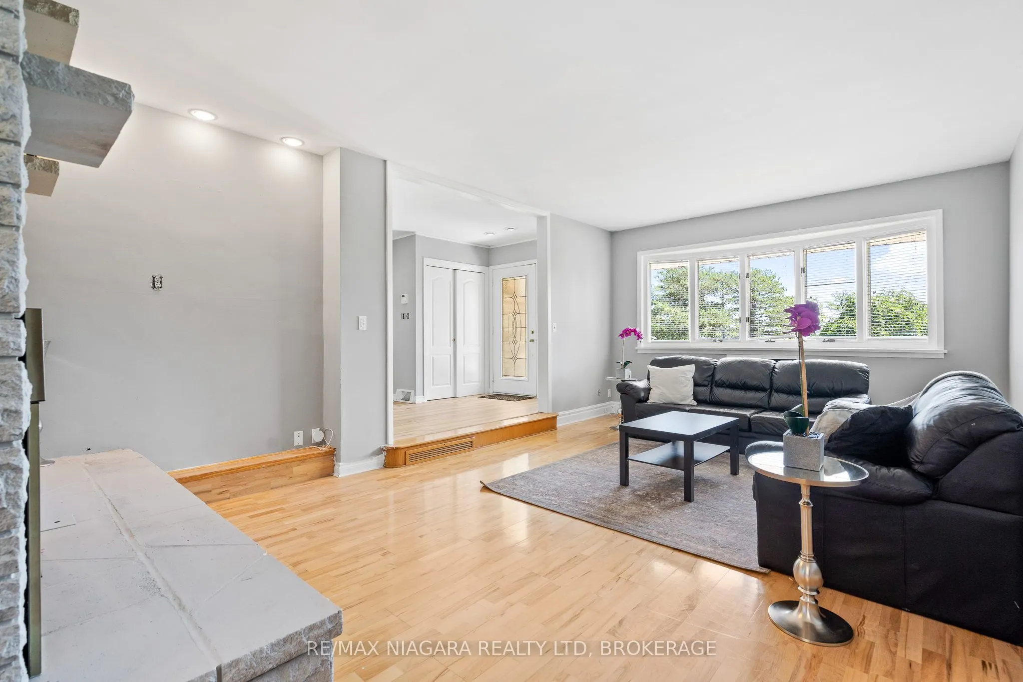 290 Lakeshore Road