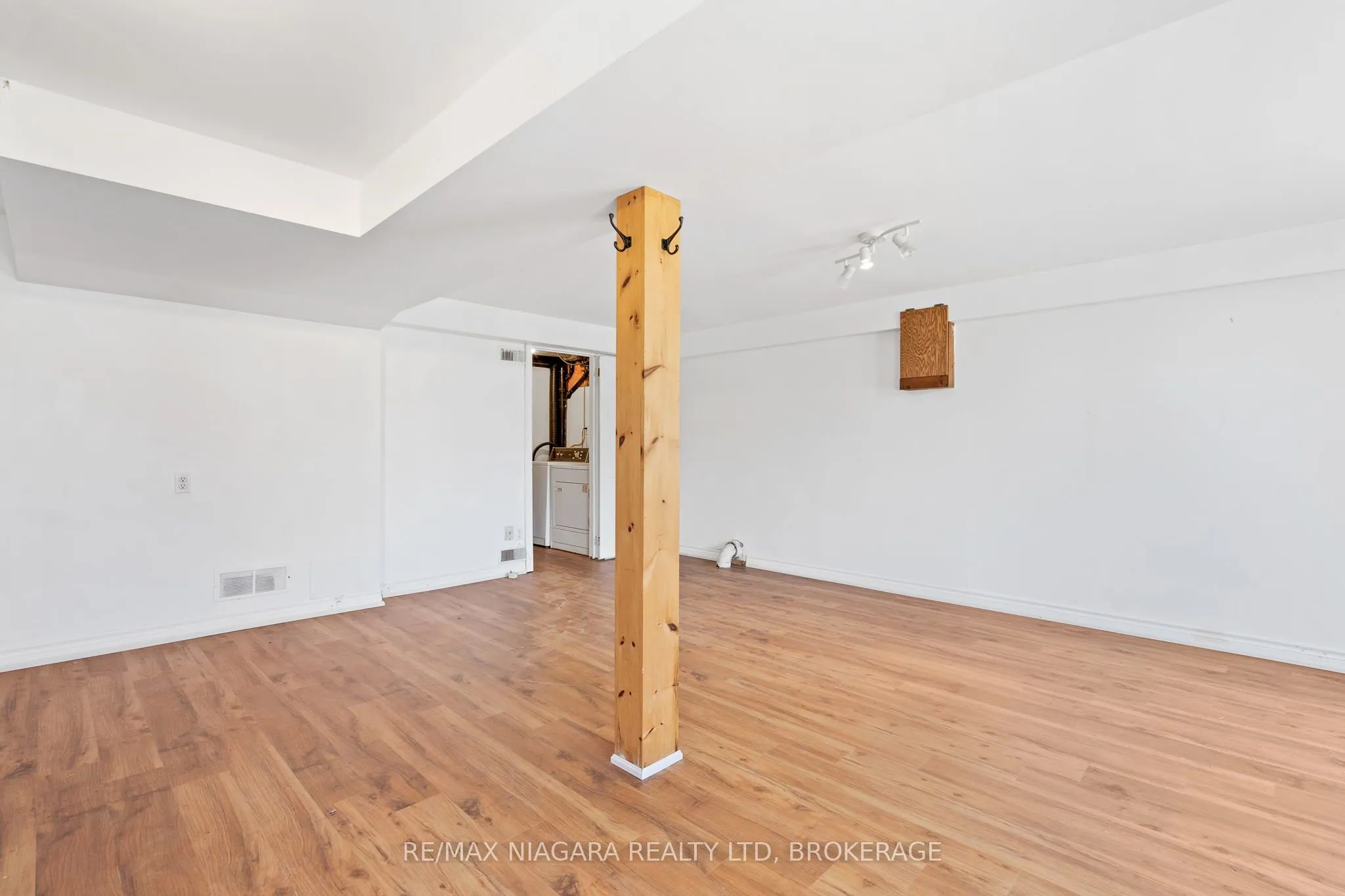 290 Lakeshore Road