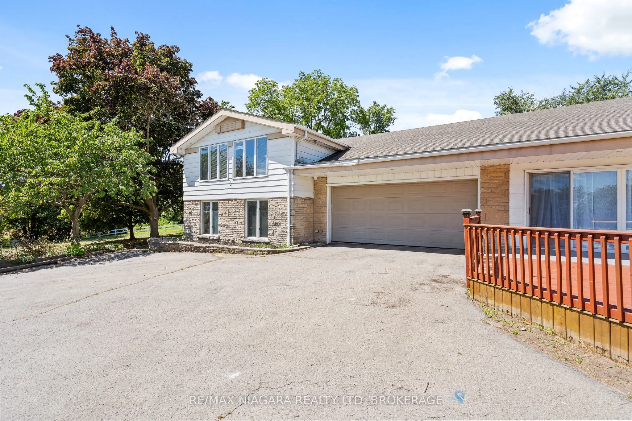 290 Lakeshore Road