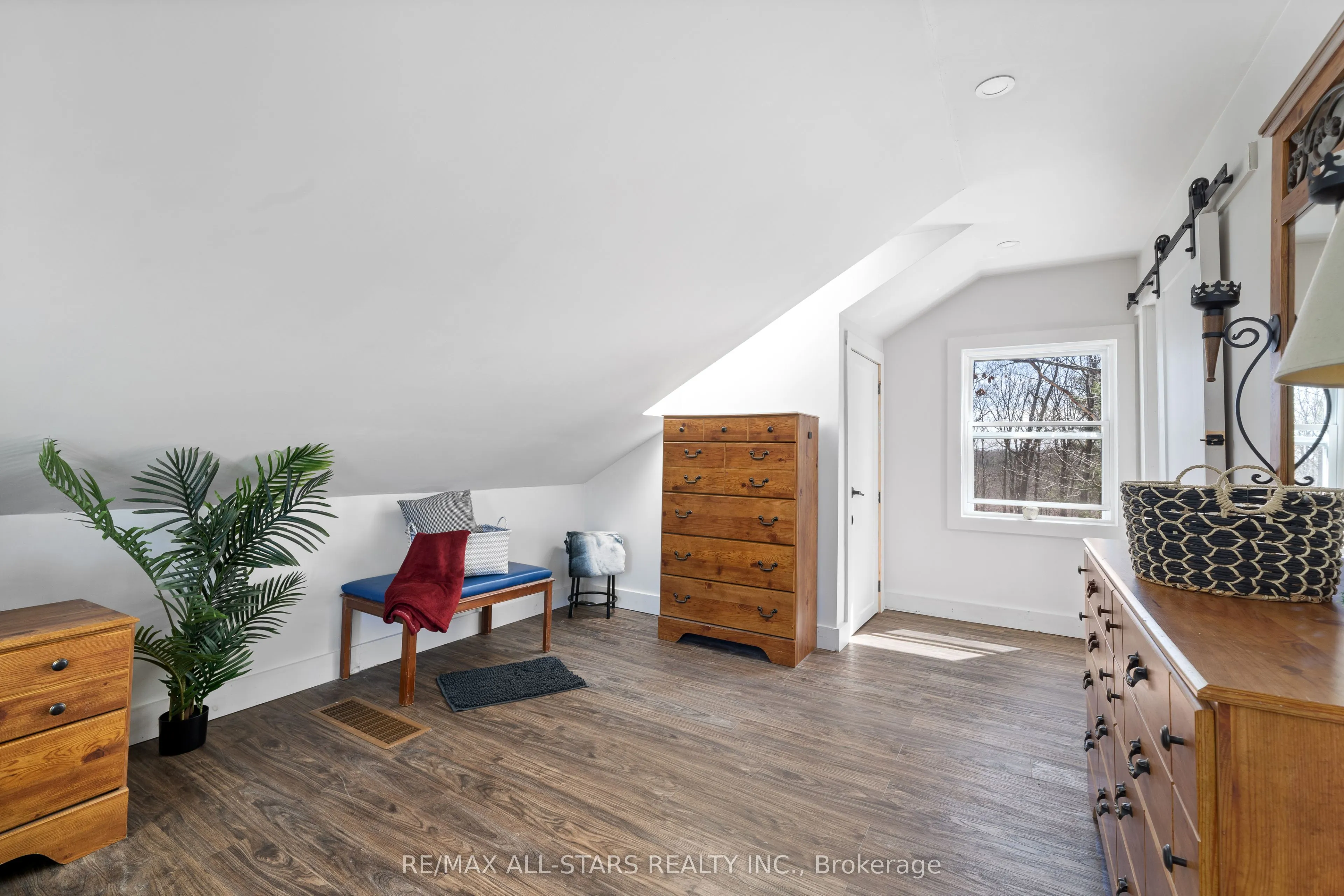 1295 Deep Bay Road