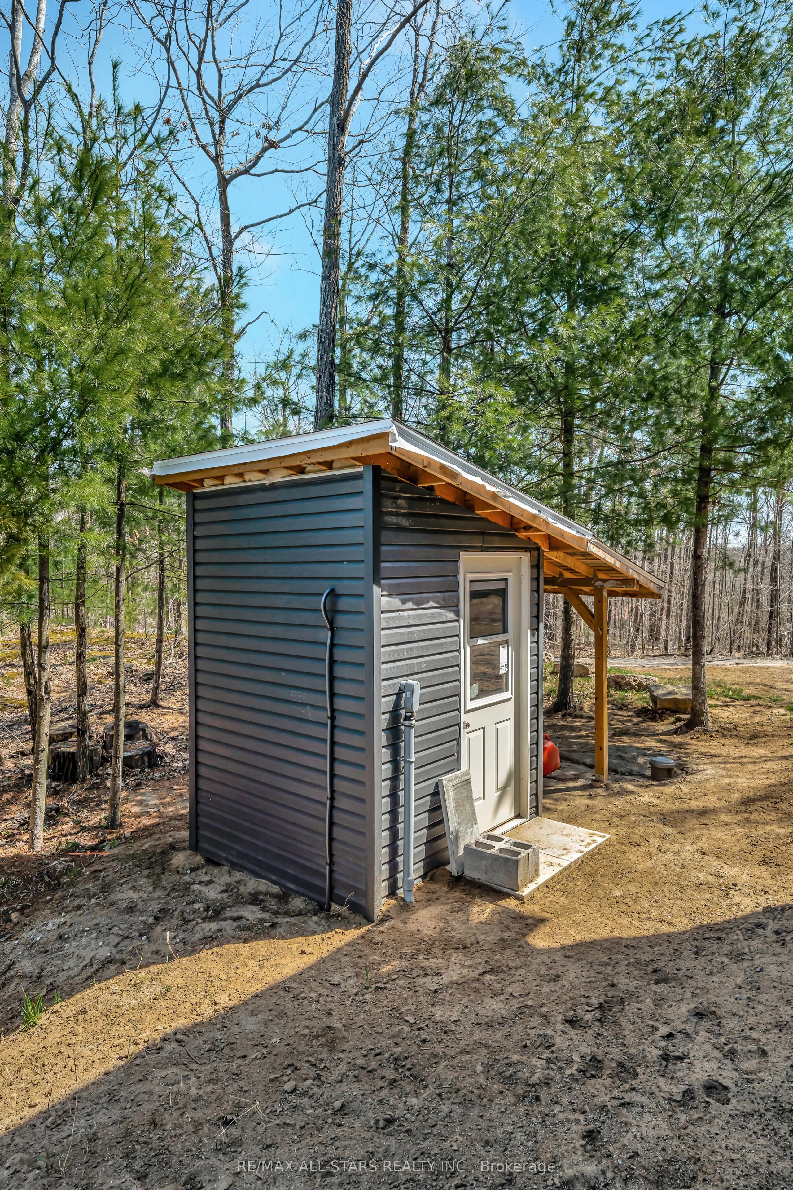 1295 Deep Bay Road