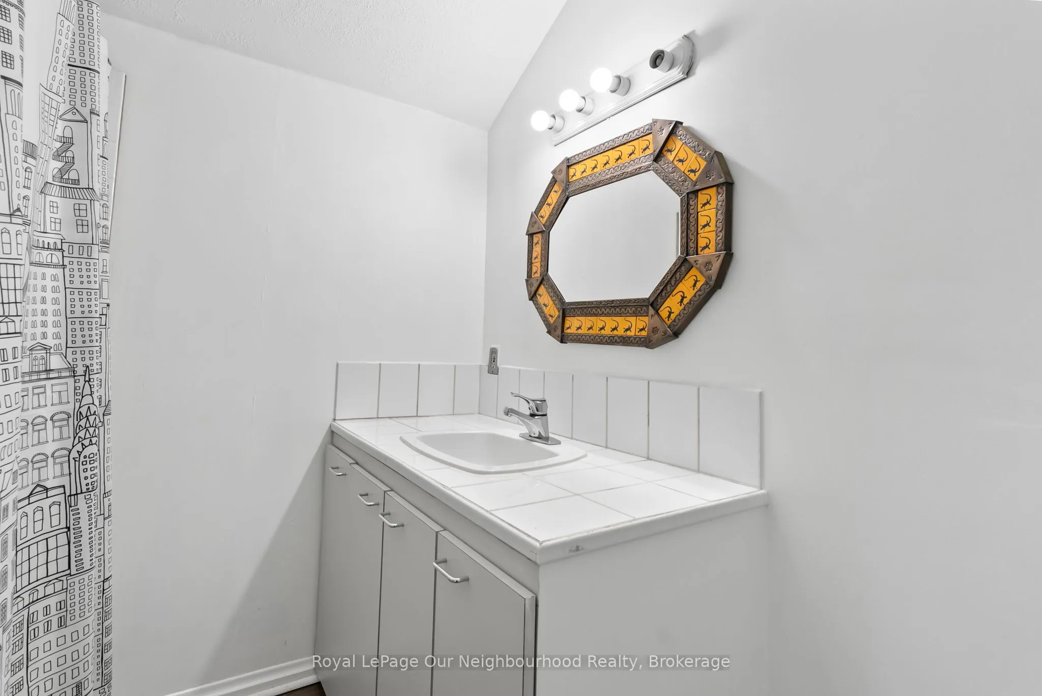 31 Canrobert Street N