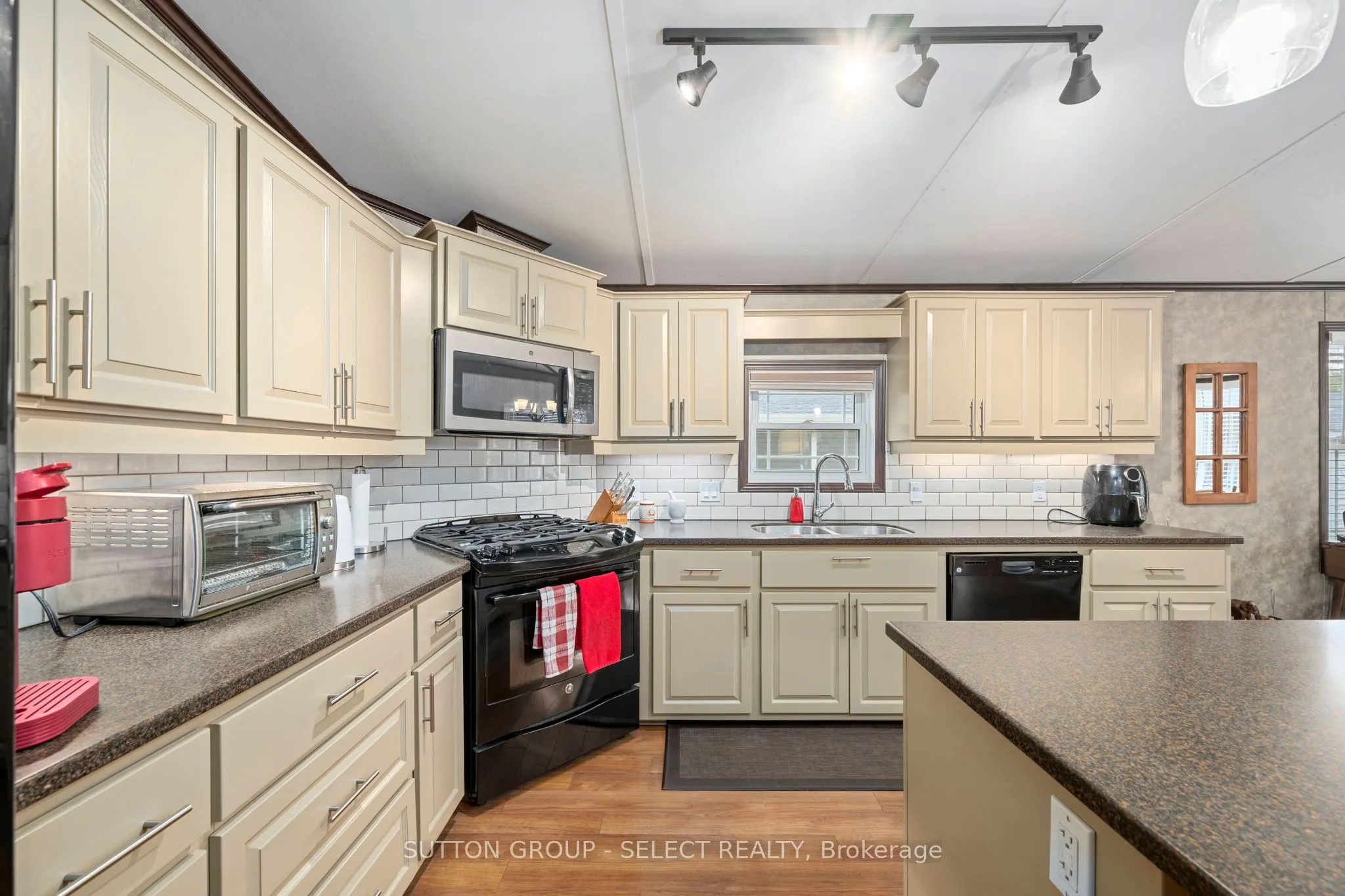 22790 Amiens Road, #131