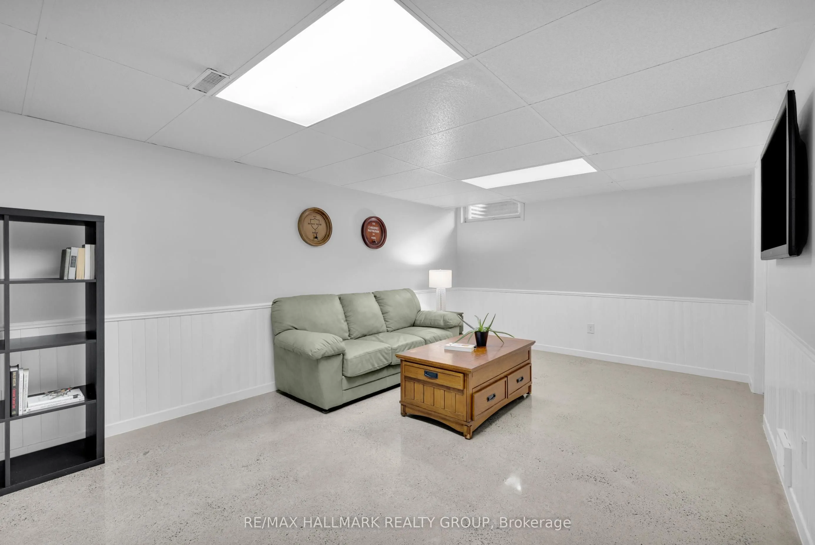 479 Moodie Drive, #B