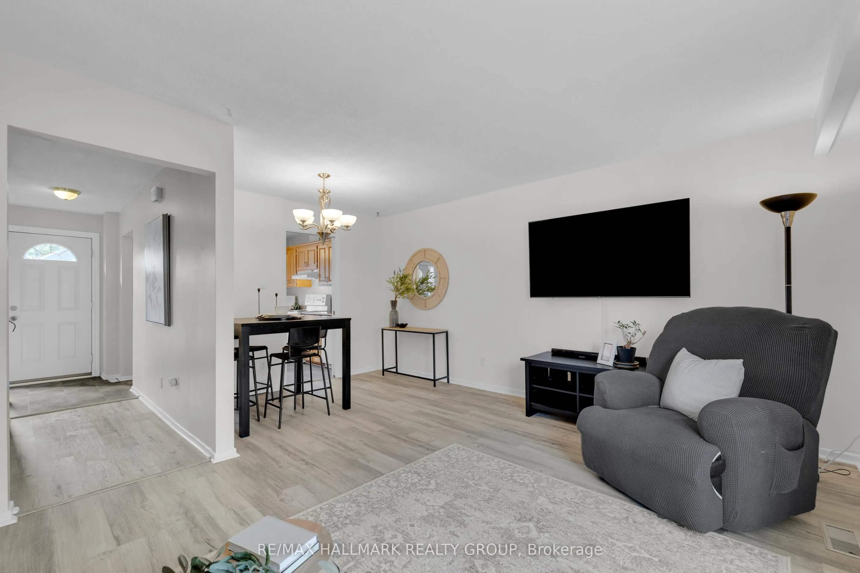 479 Moodie Drive, #B