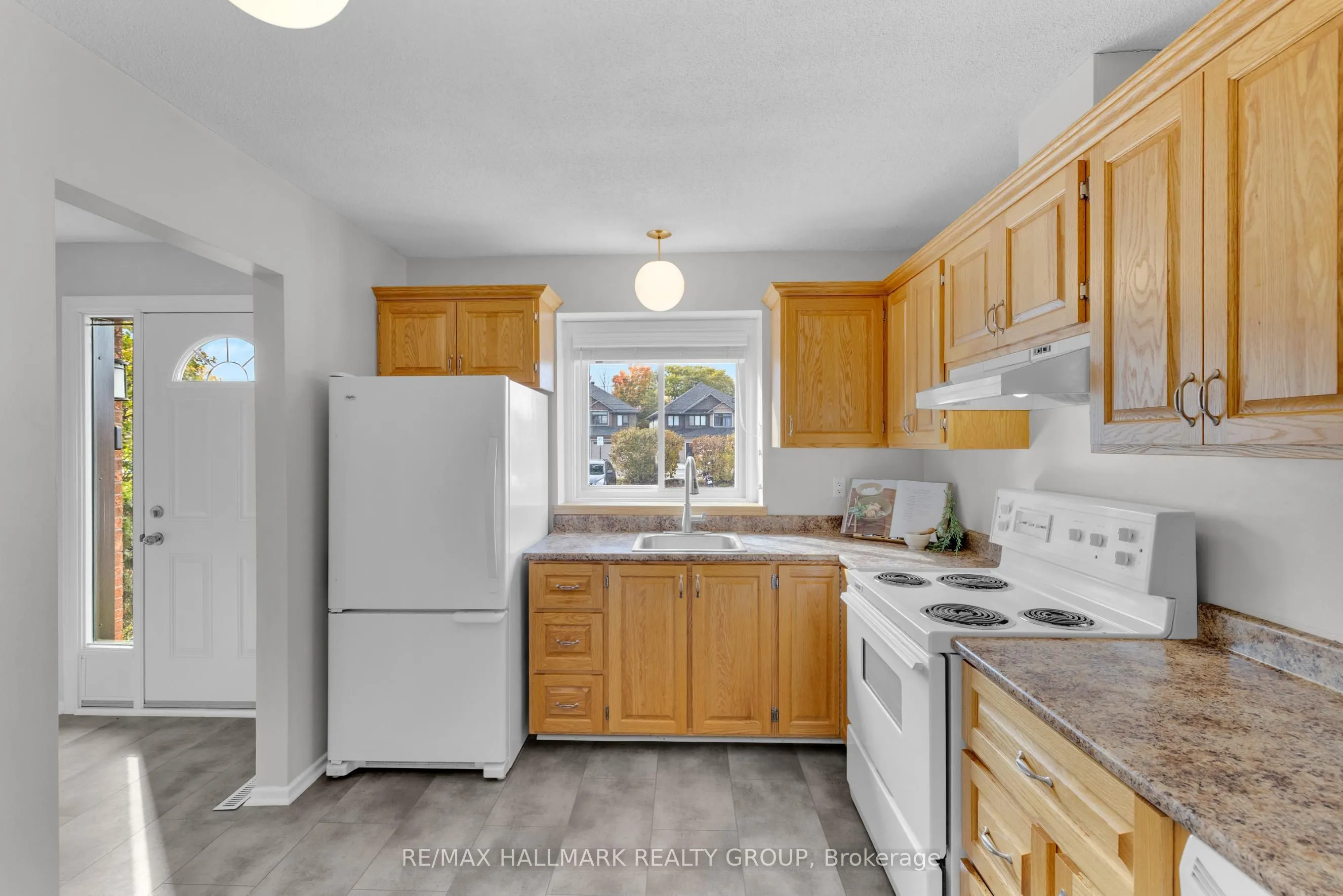 479 Moodie Drive, #B