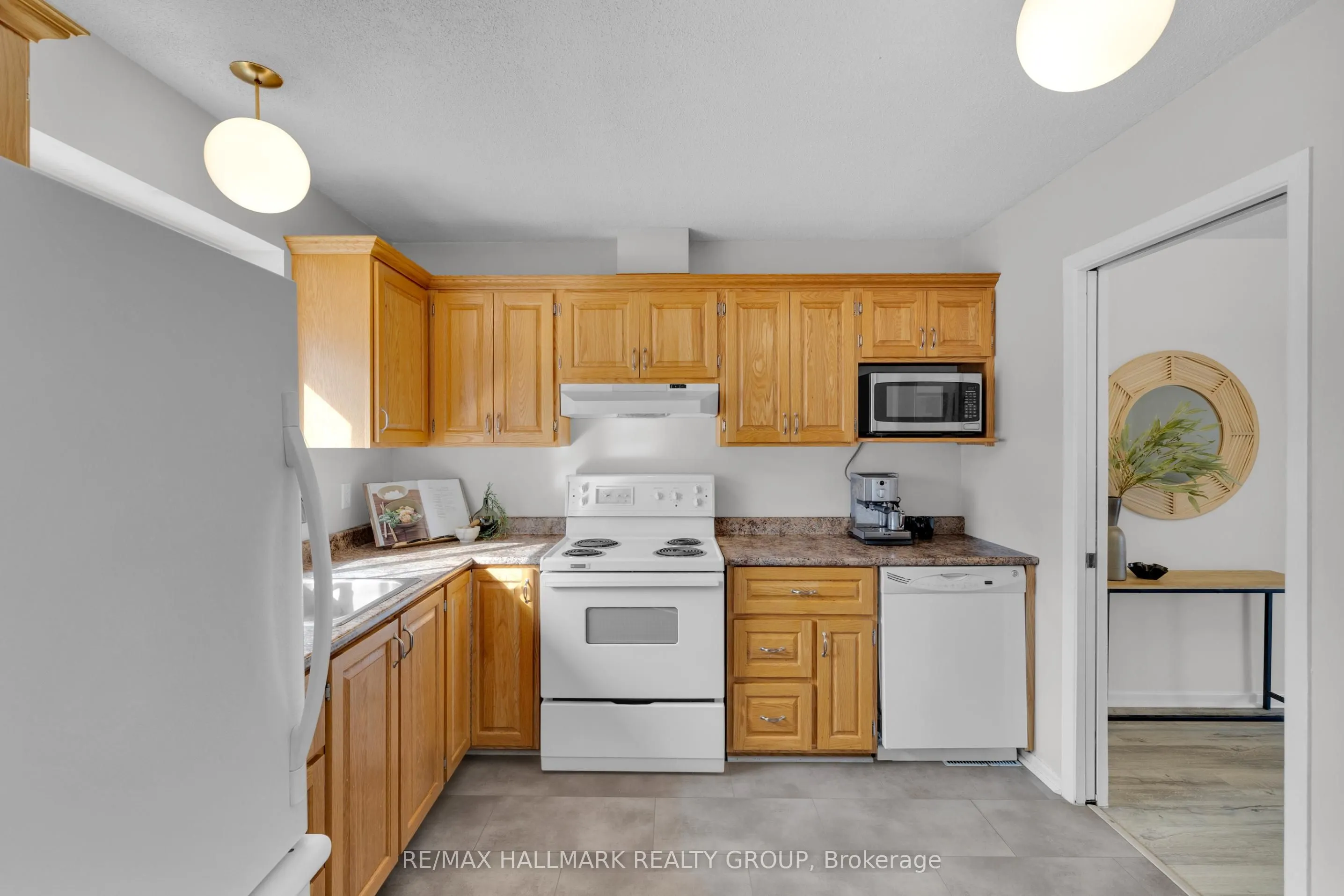 479 Moodie Drive, #B