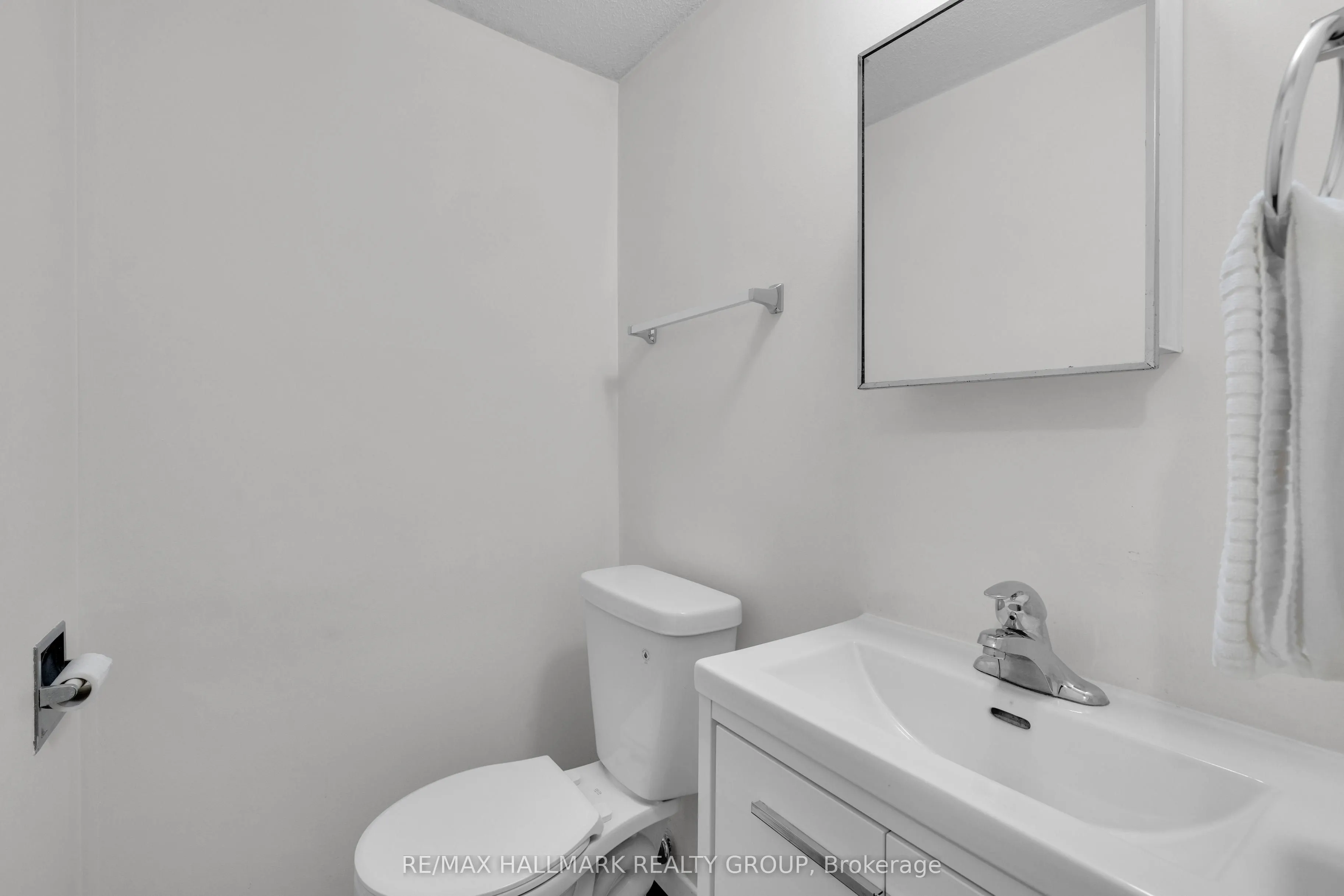 479 Moodie Drive, #B