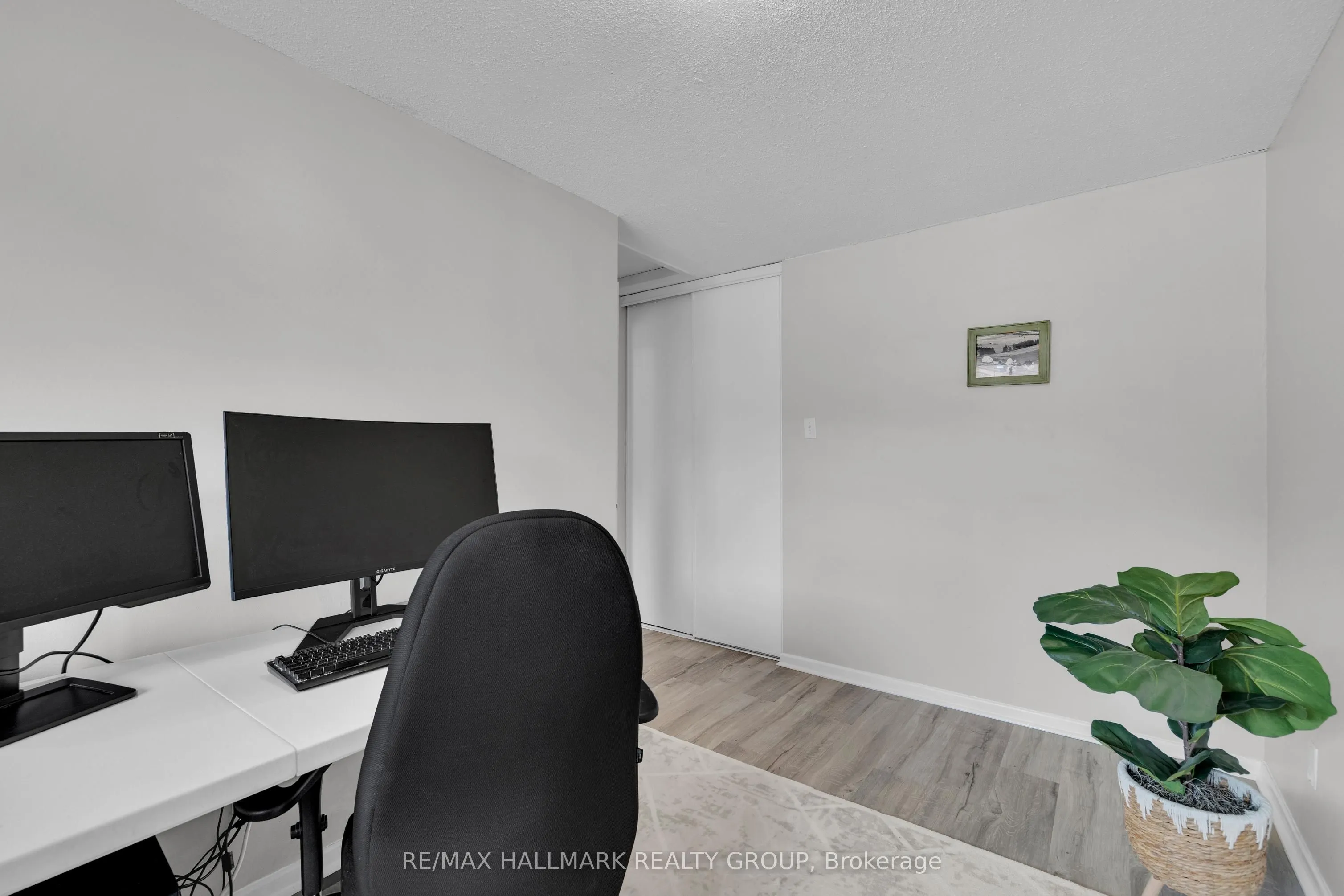 479 Moodie Drive, #B