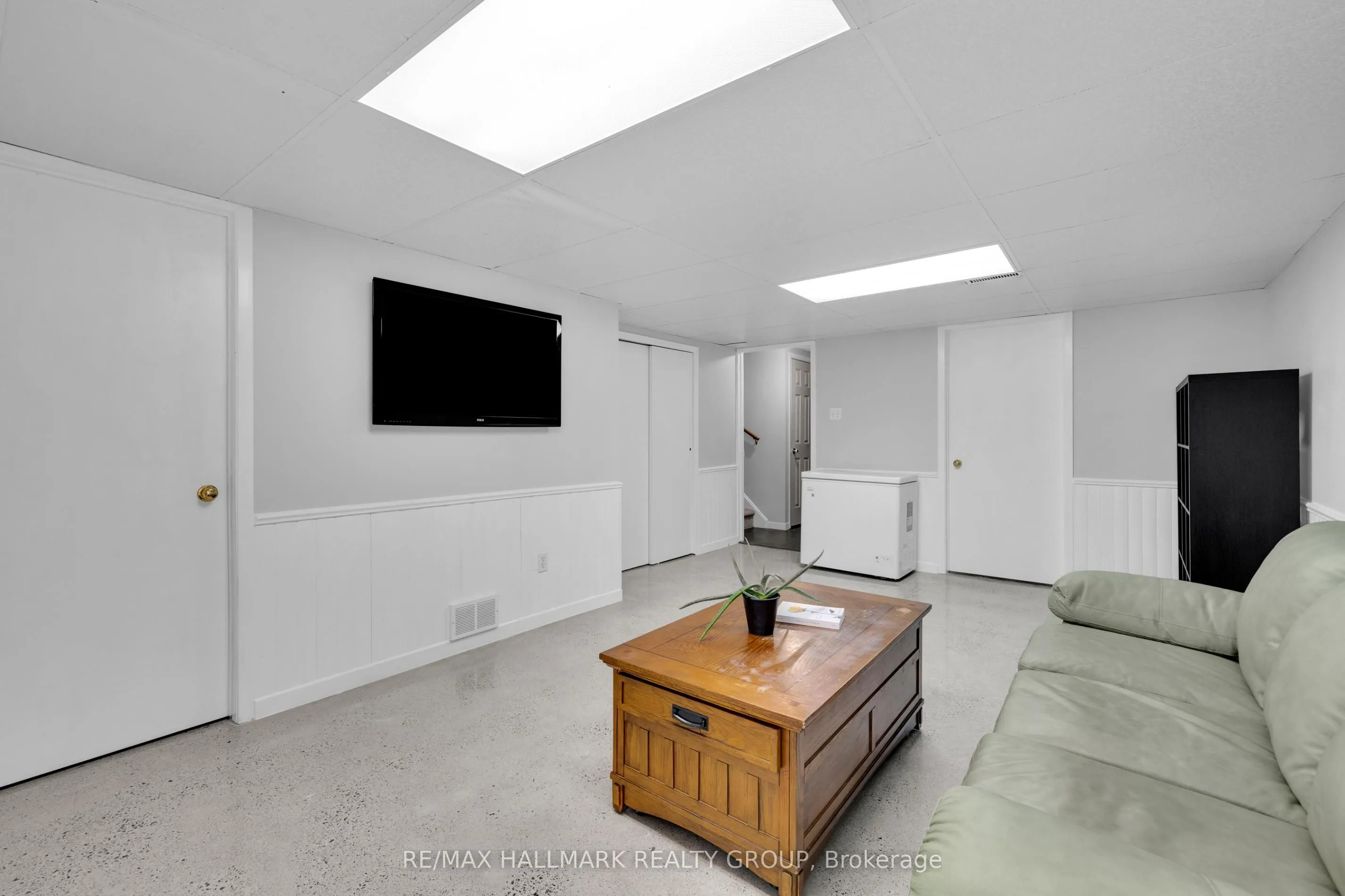 479 Moodie Drive, #B