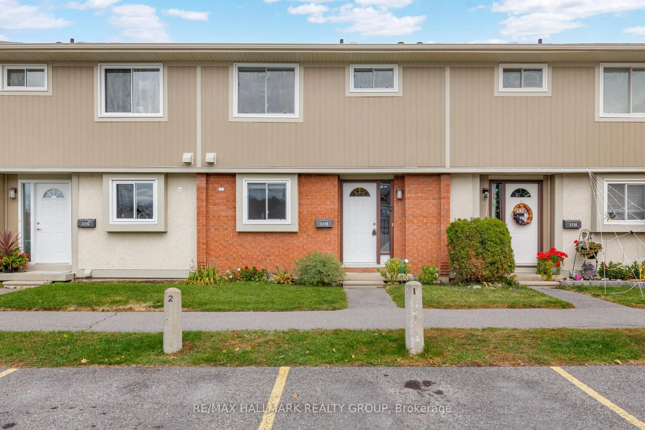 479 Moodie Drive, #B