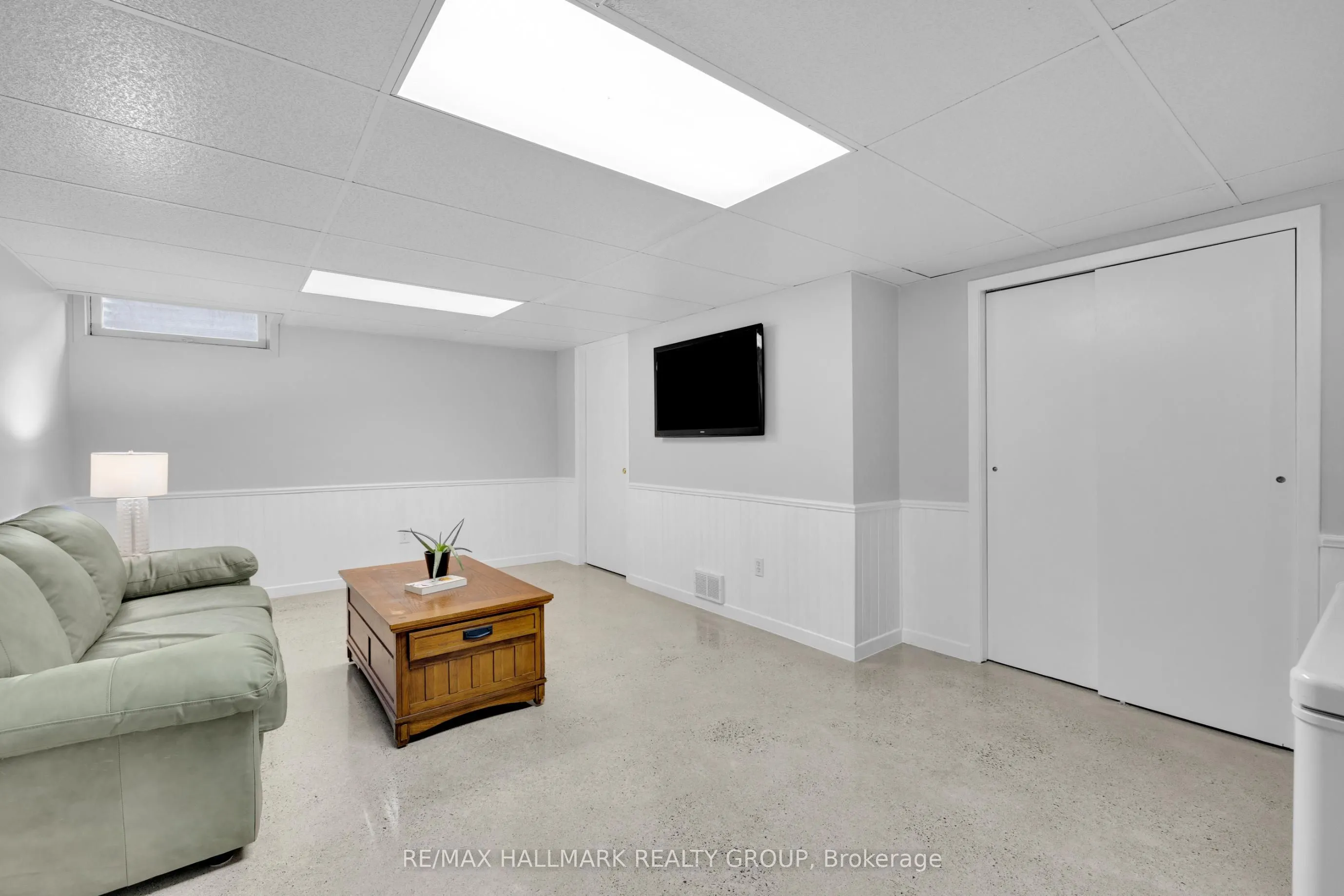 479 Moodie Drive, #B