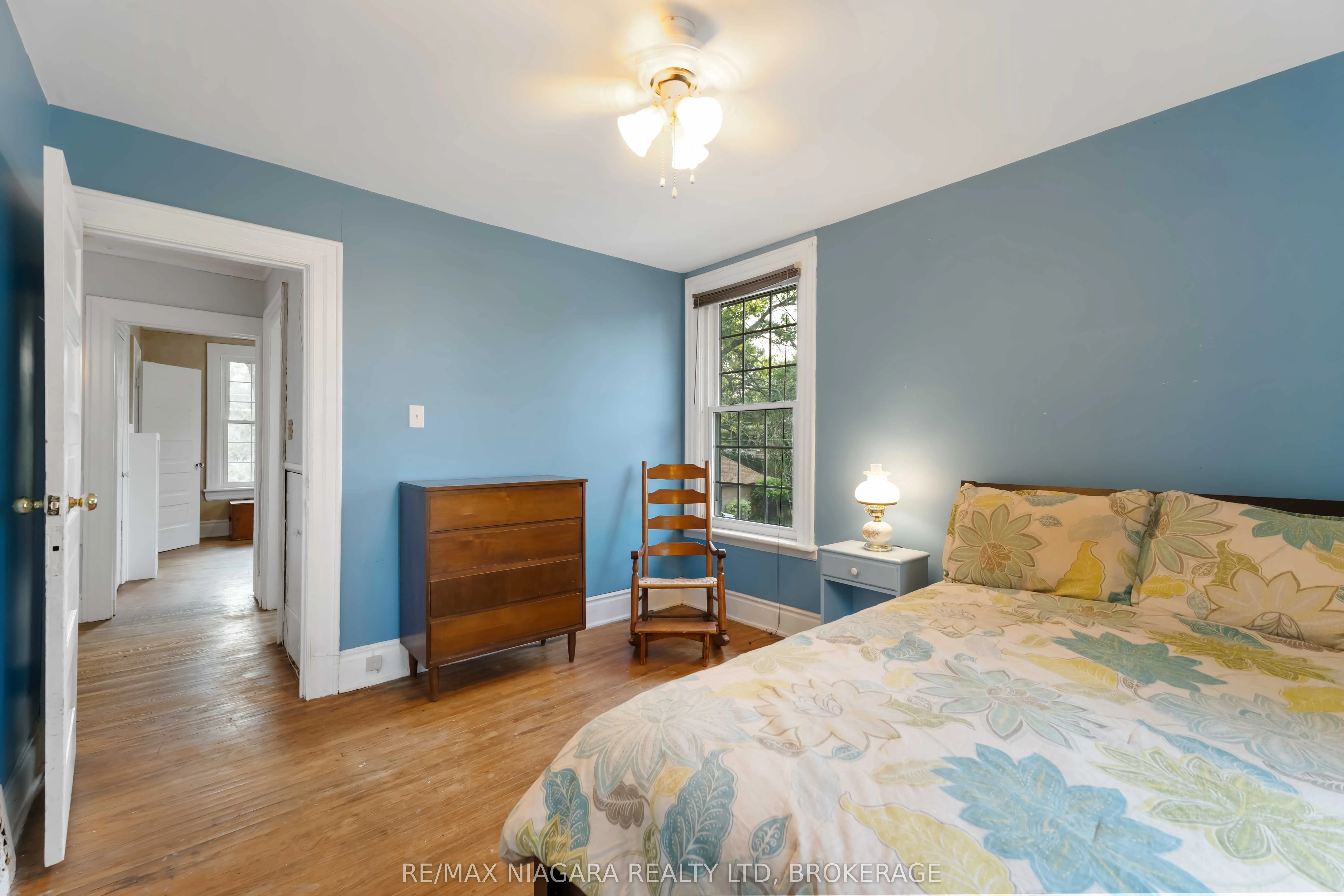 6275 Pine Grove Avenue