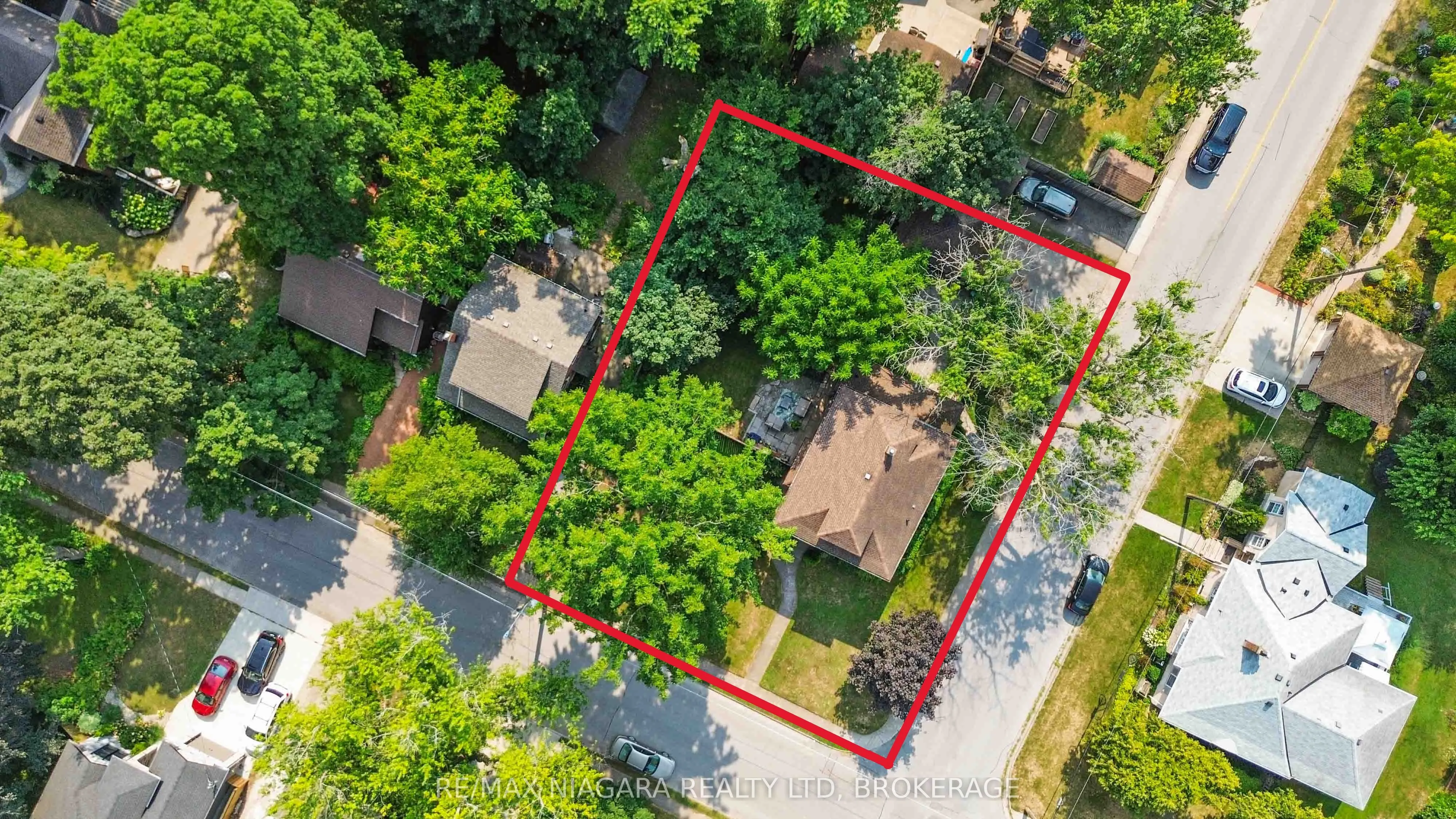 6275 Pine Grove Avenue