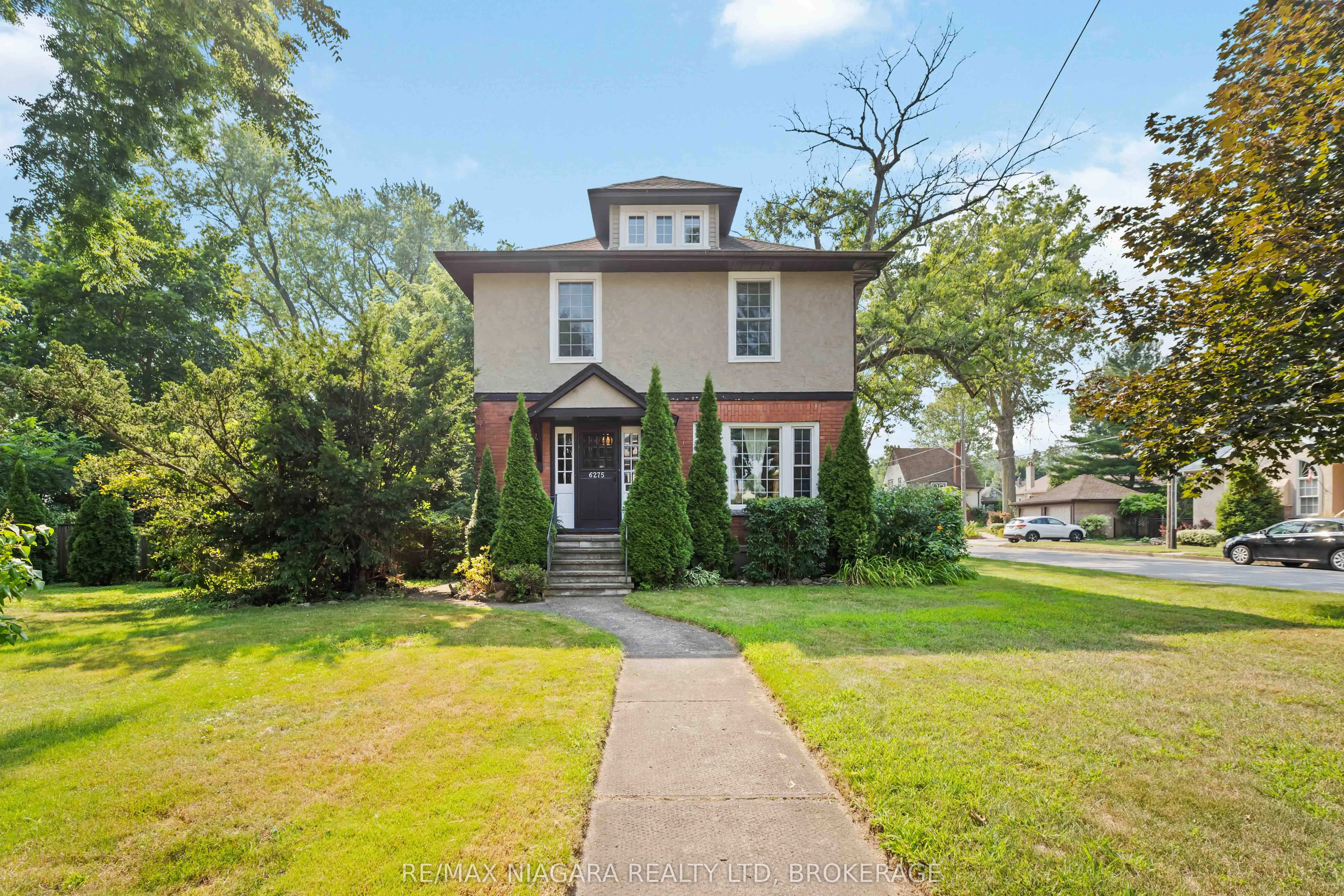 6275 Pine Grove Avenue