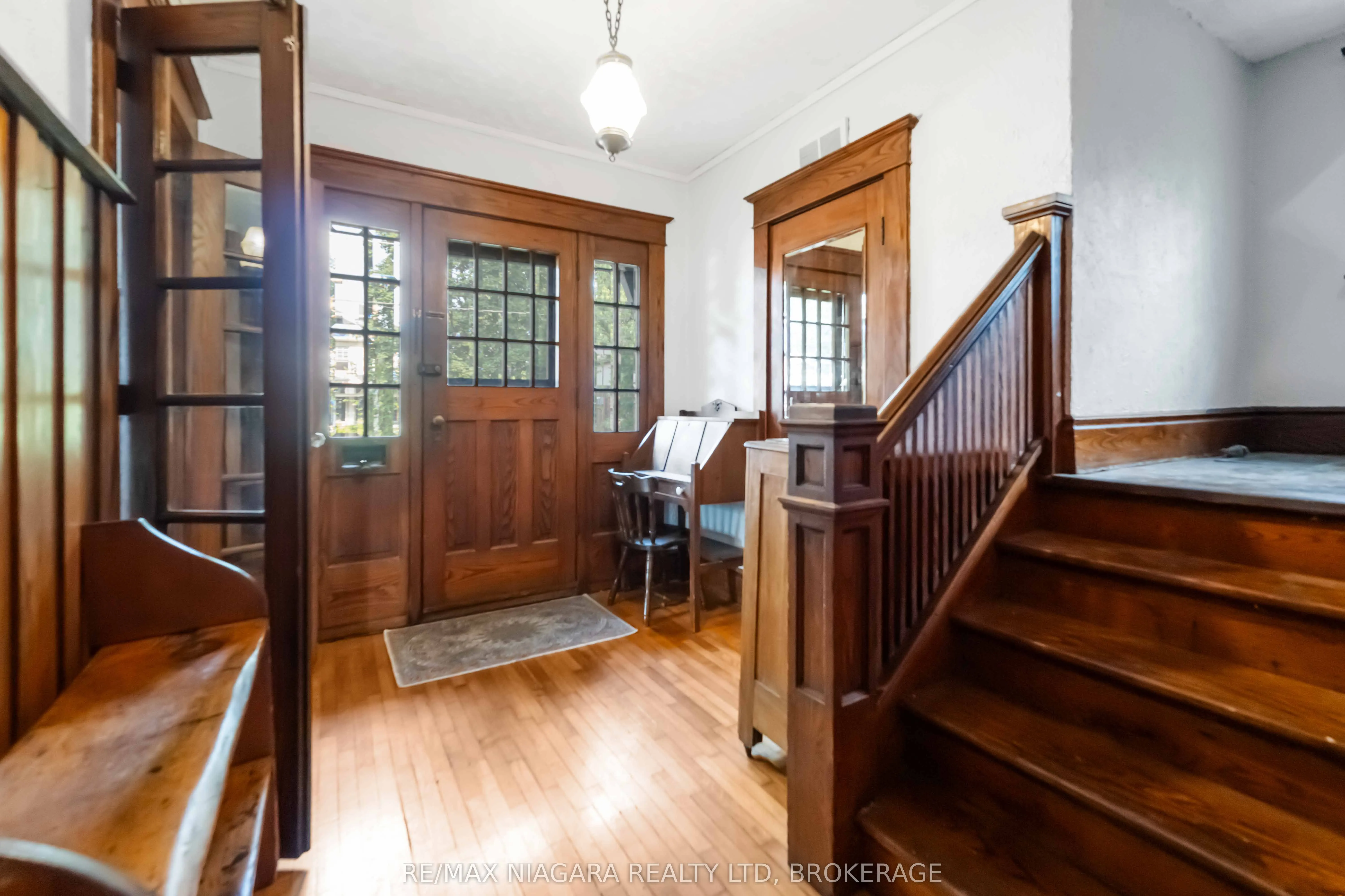 6275 Pine Grove Avenue