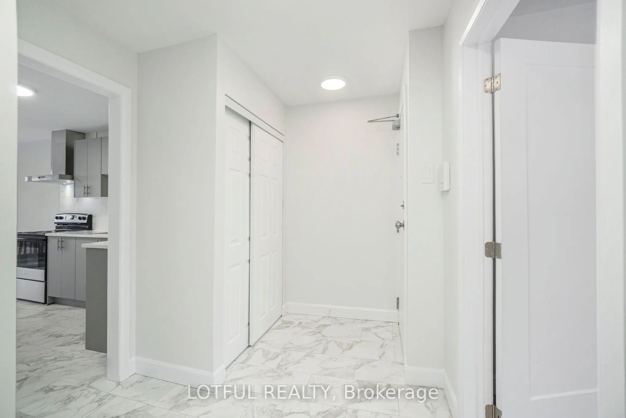 484 Queen Mary Street, #6