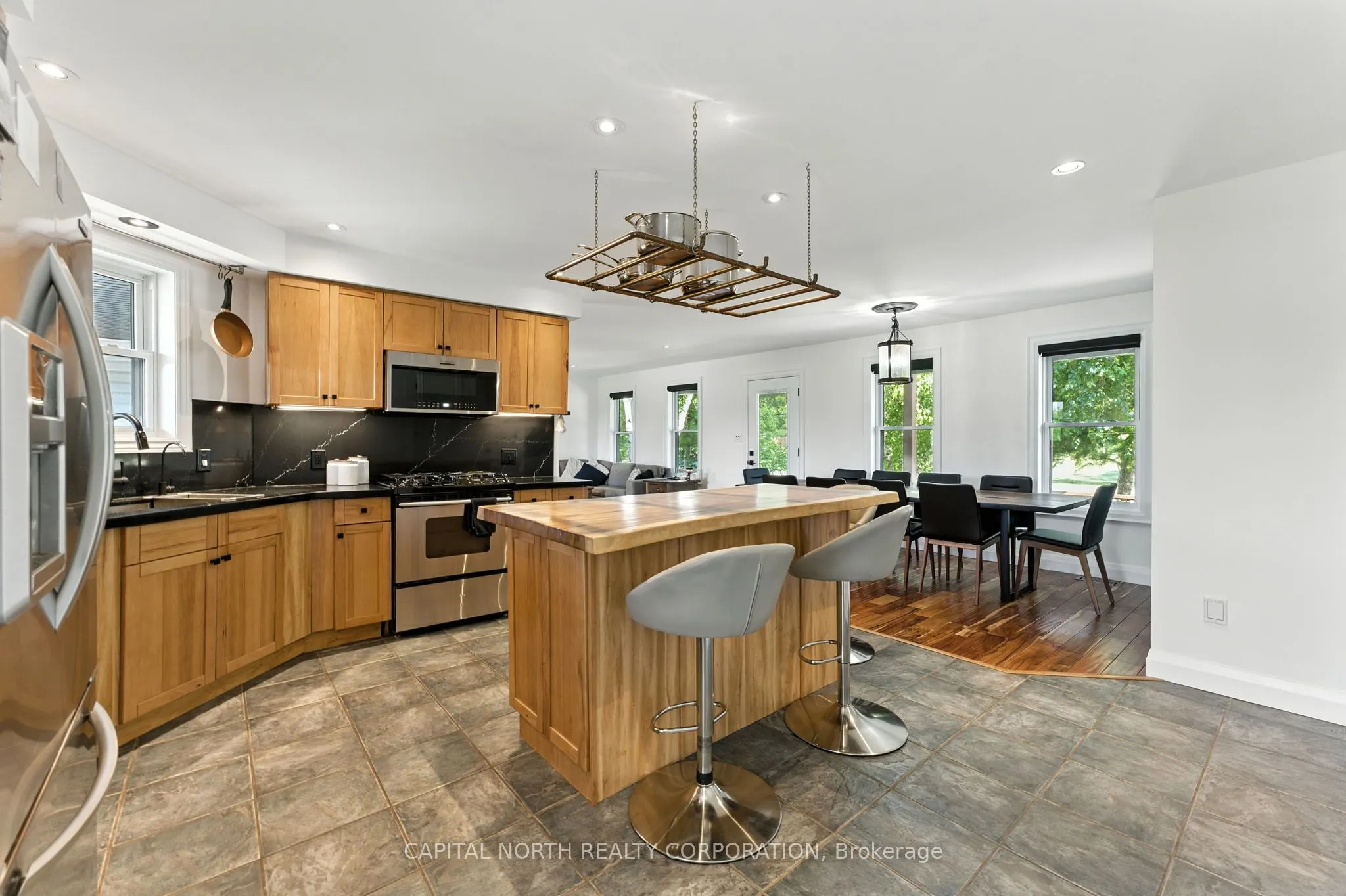 330 Concession 5 Road W