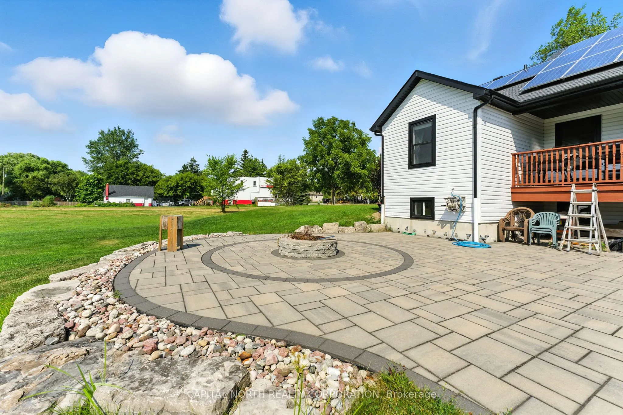 330 Concession 5 Road W