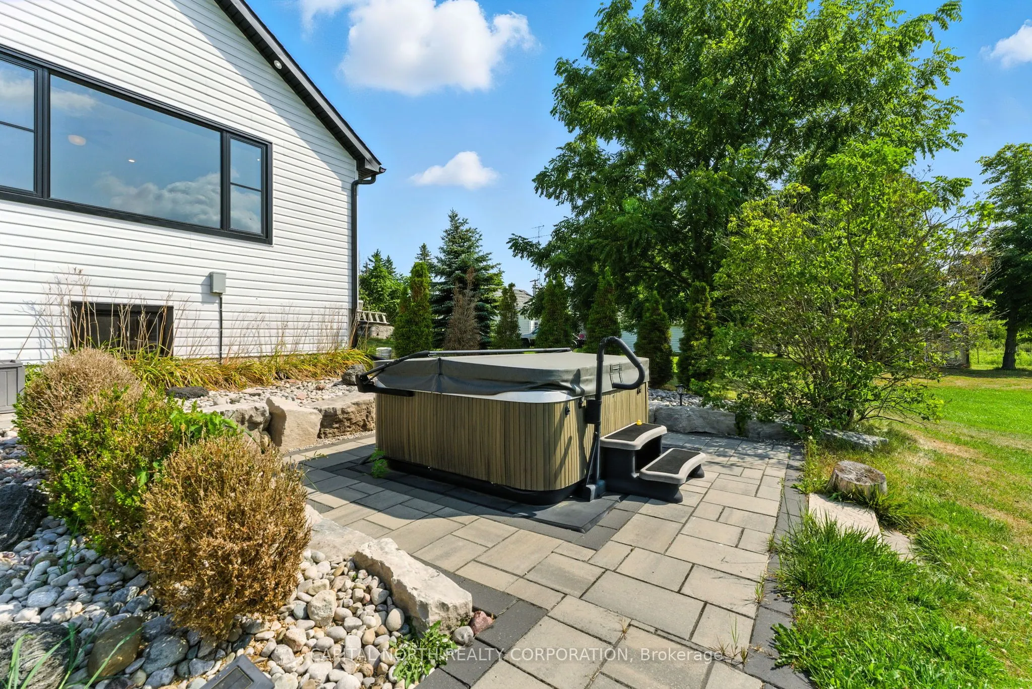 330 Concession 5 Road W