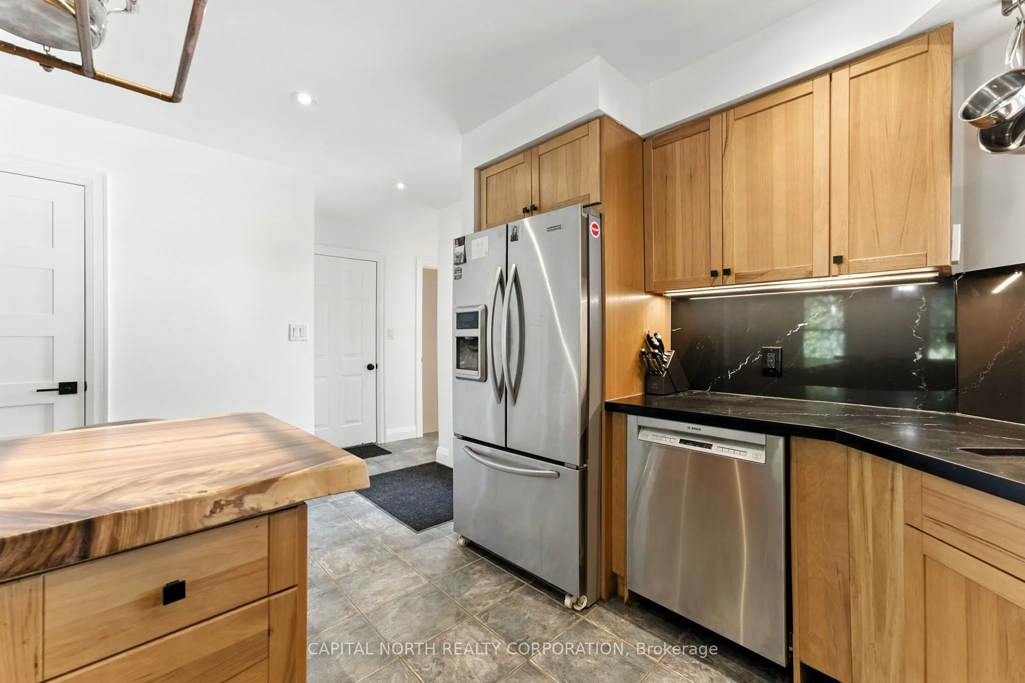 330 Concession 5 Road W