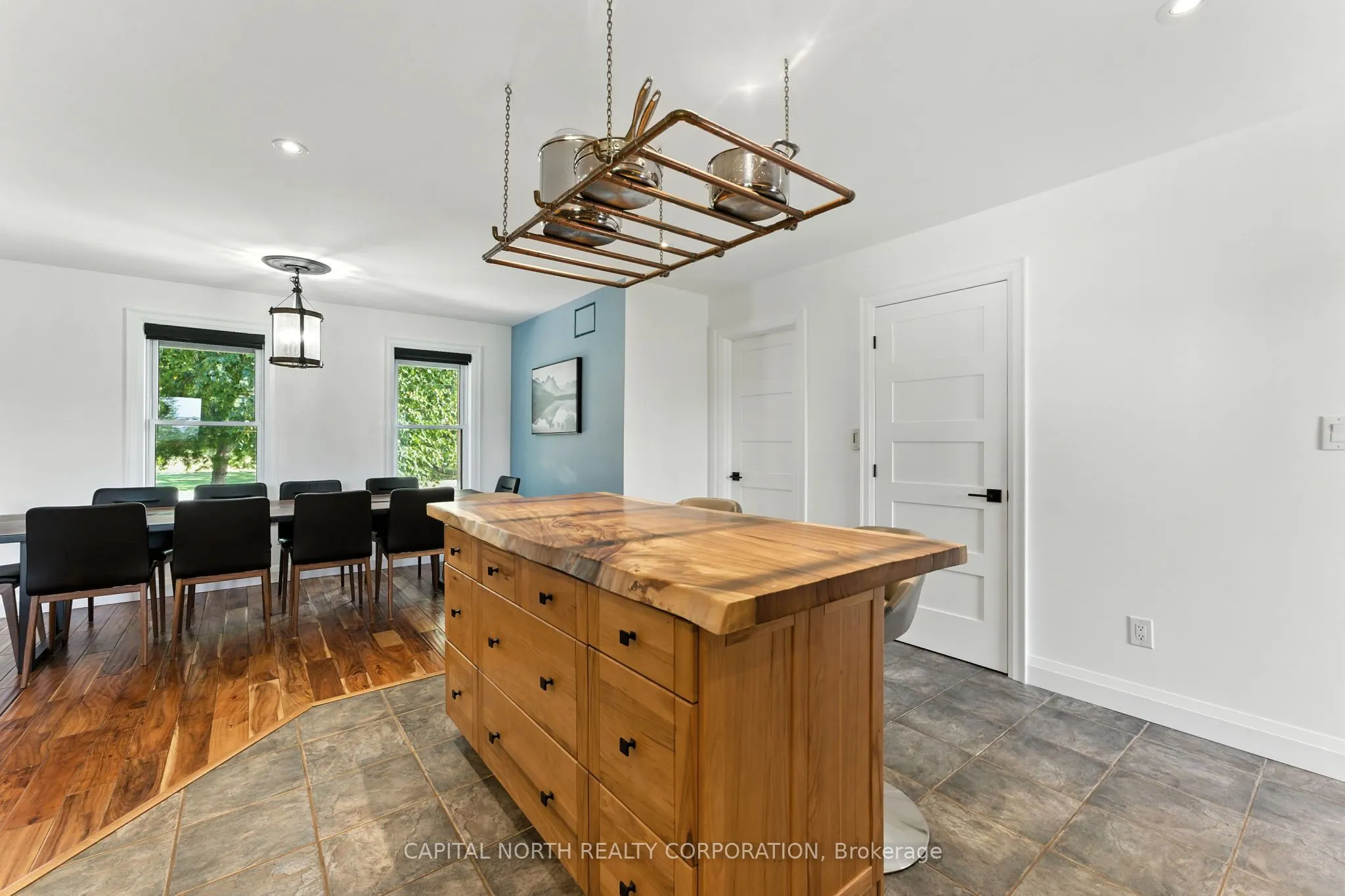 330 Concession 5 Road W