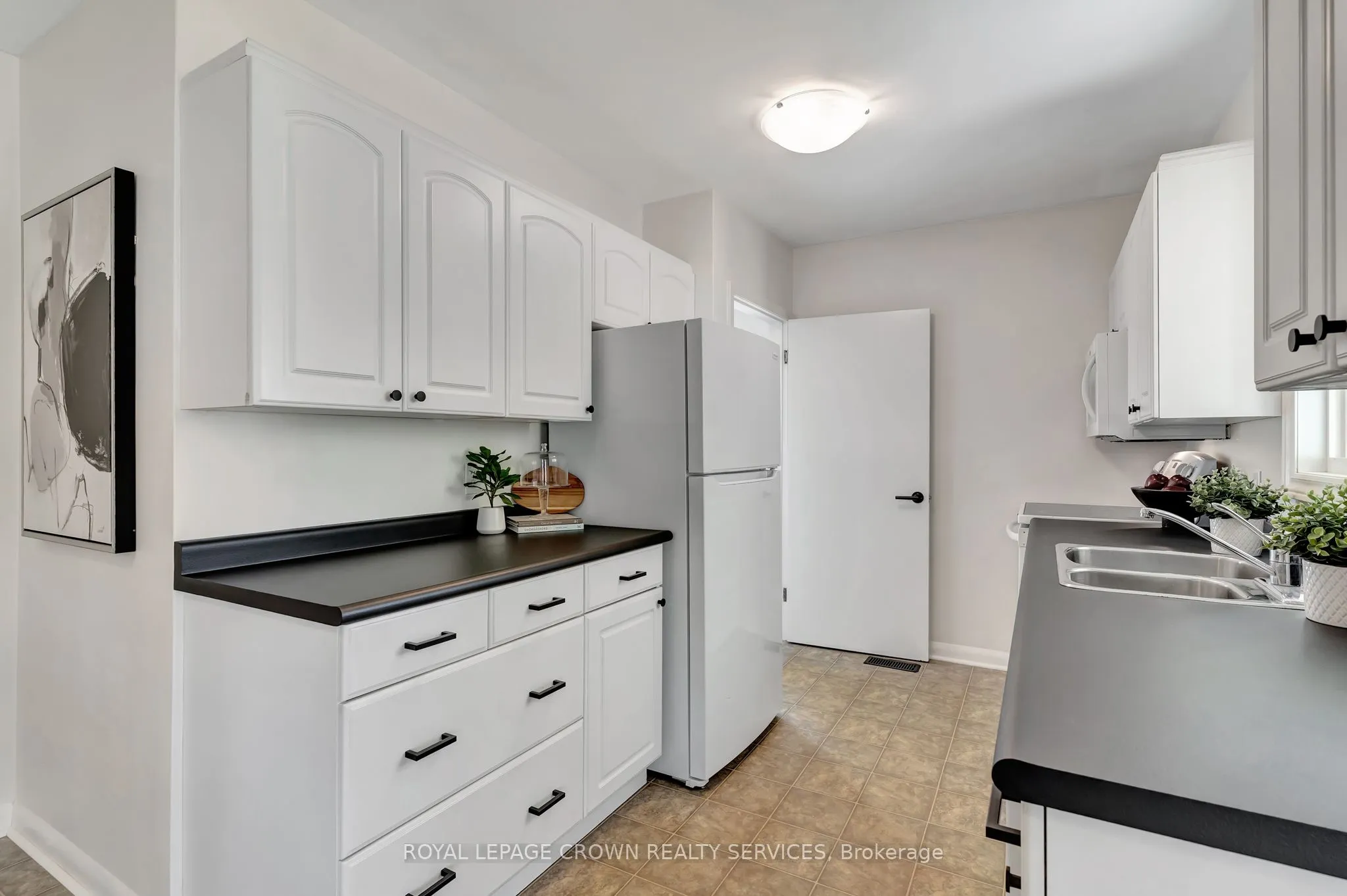 266 Franklin Street N