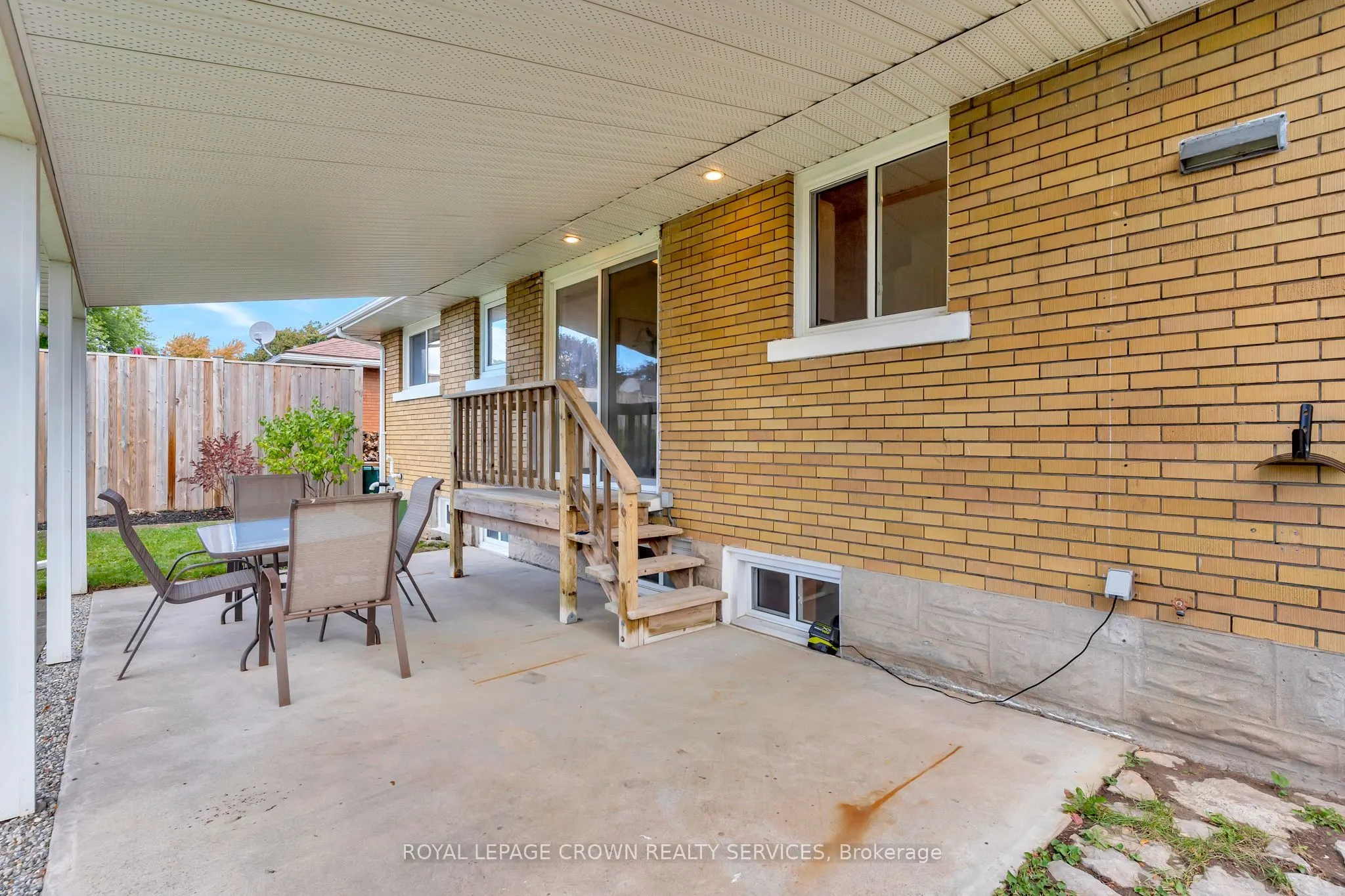 266 Franklin Street N