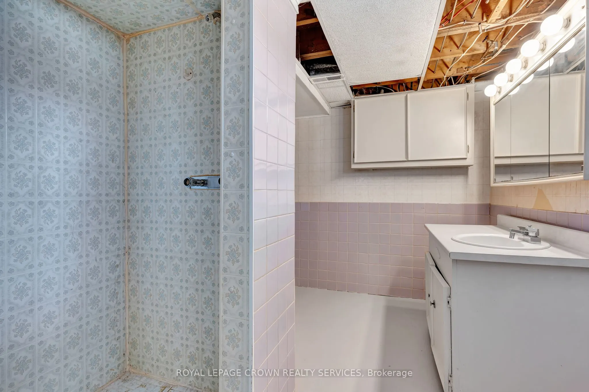 266 Franklin Street N