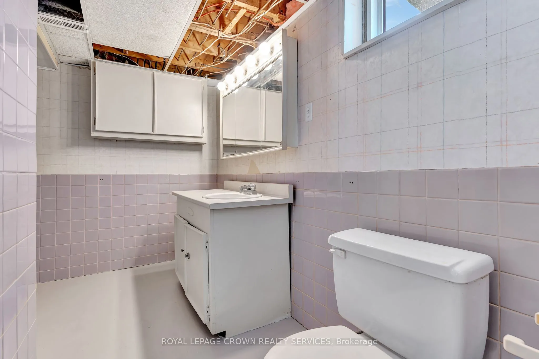 266 Franklin Street N