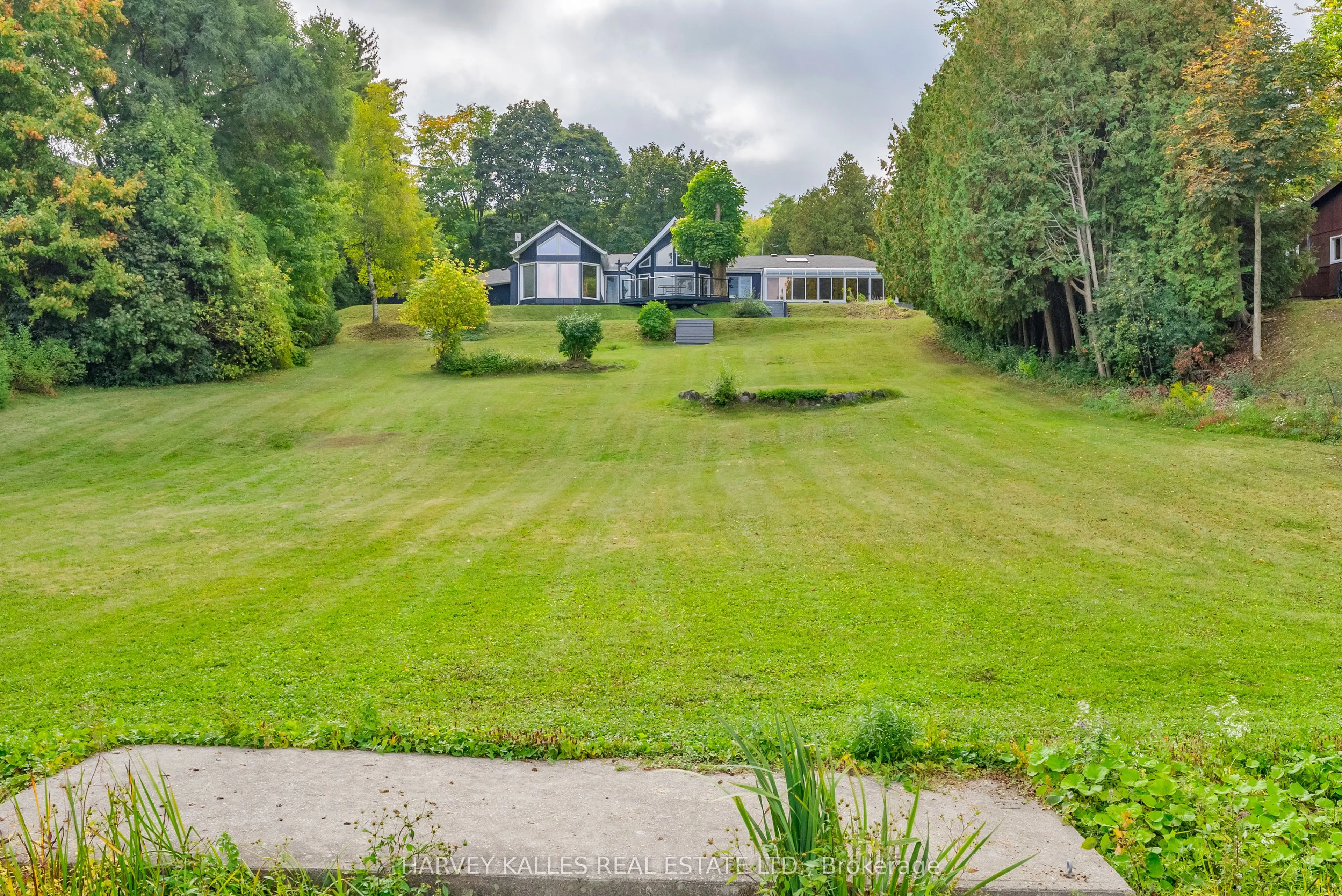 8 Oak Drive