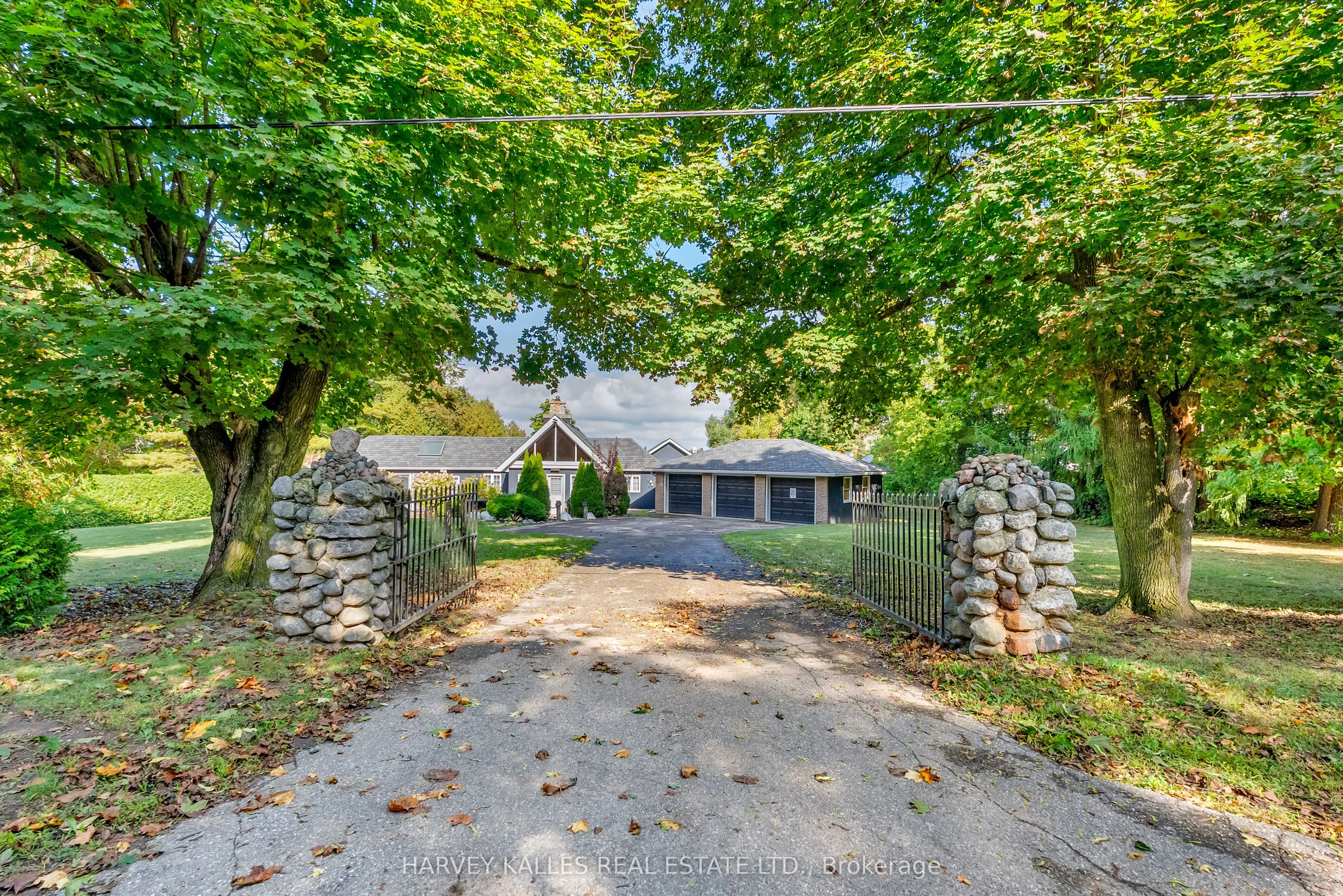 8 Oak Drive