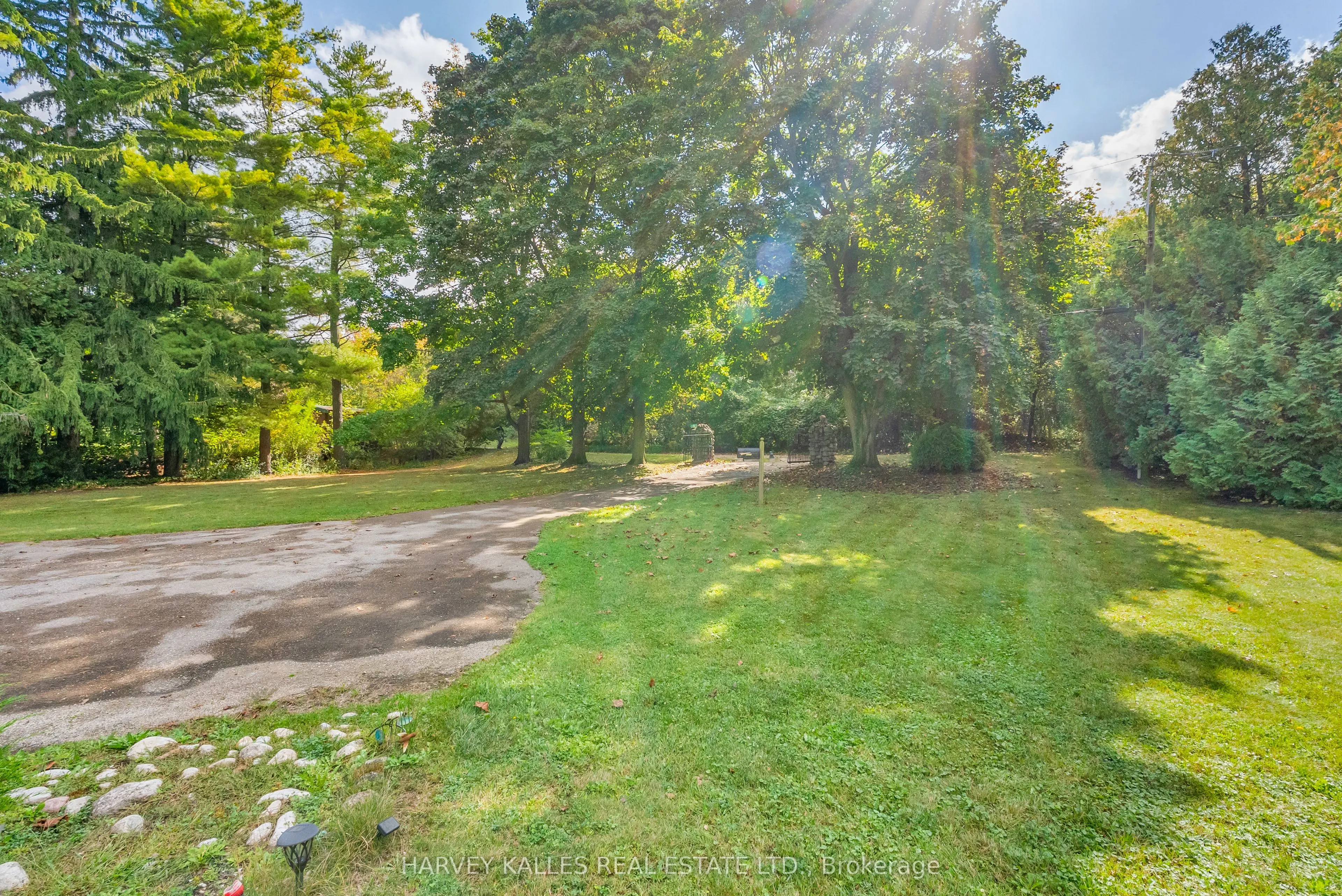 8 Oak Drive