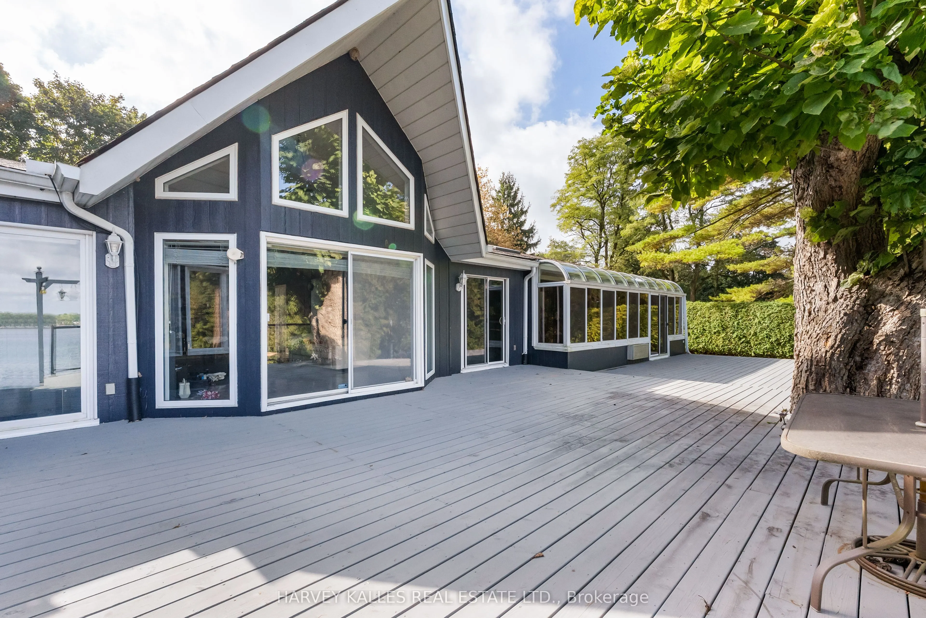 8 Oak Drive