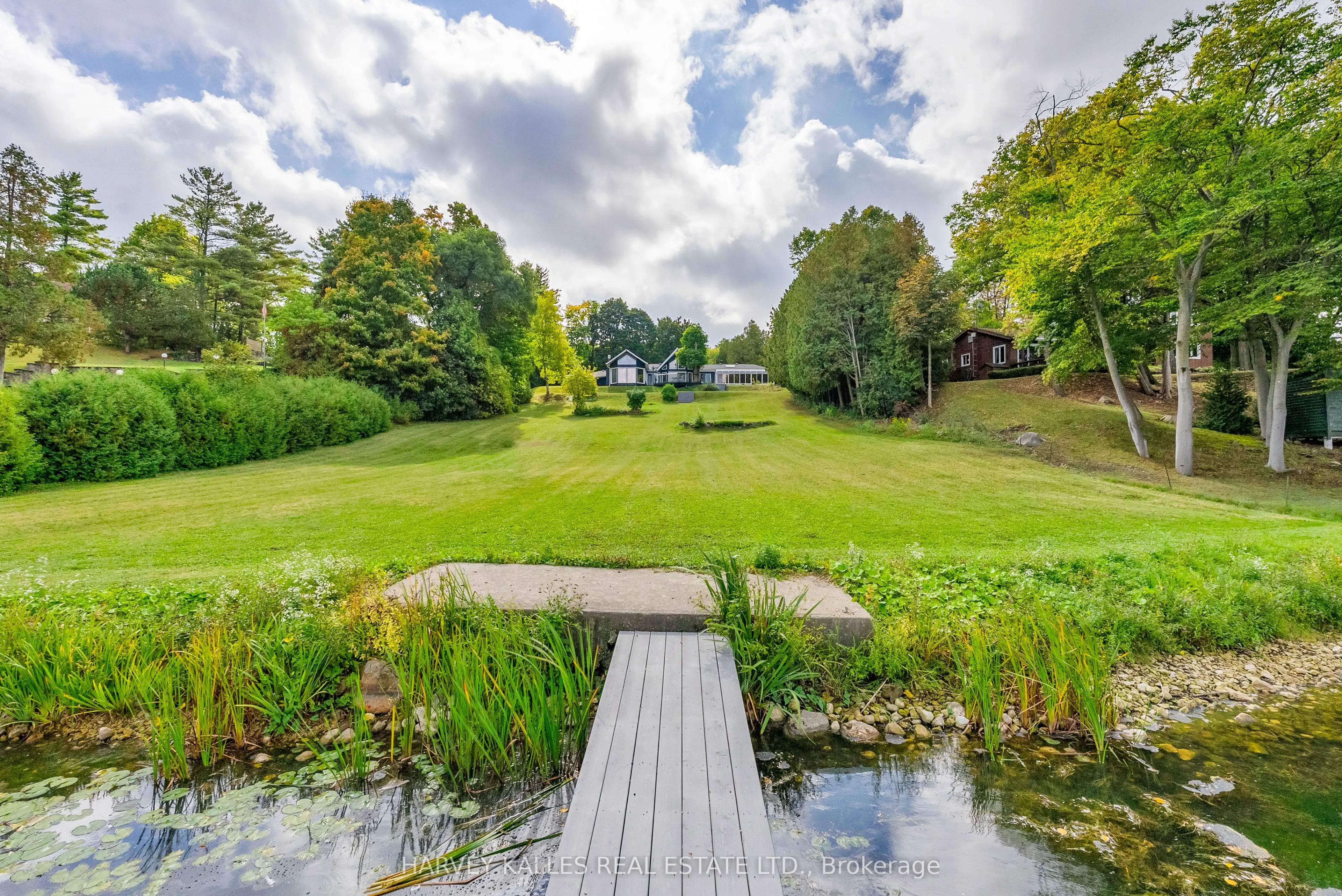 8 Oak Drive