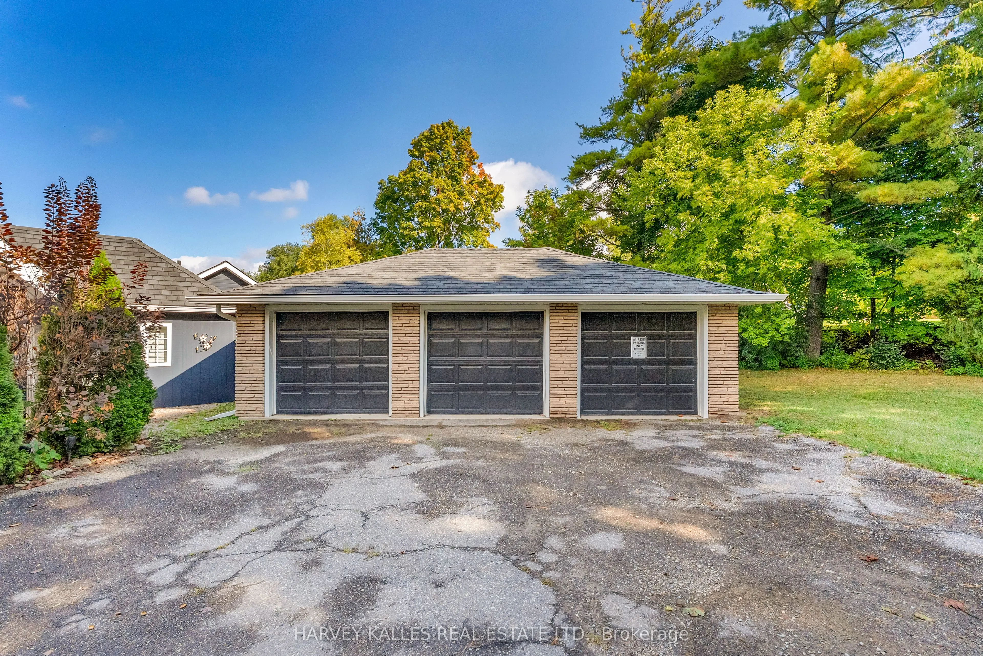 8 Oak Drive