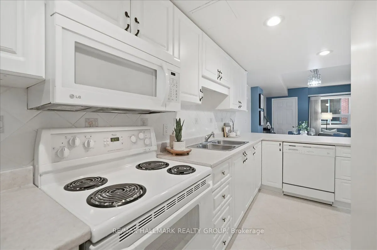 320 Centrum Boulevard, #206