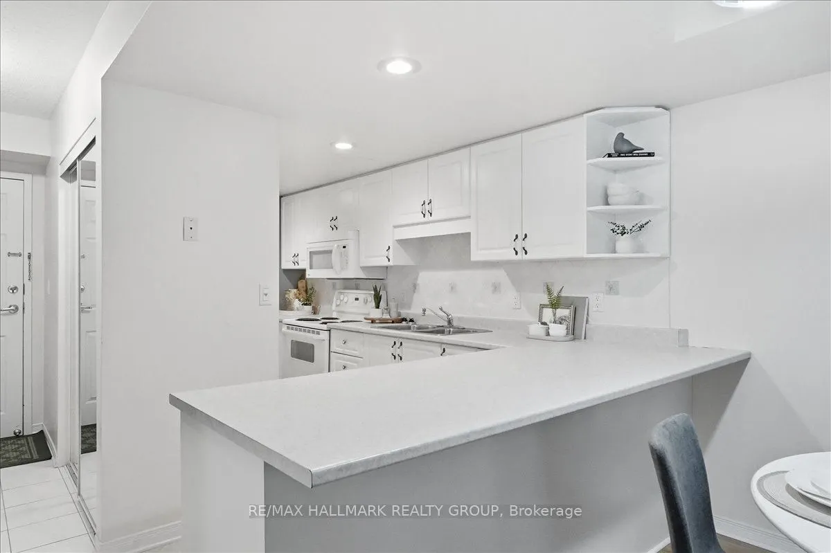 320 Centrum Boulevard, #206