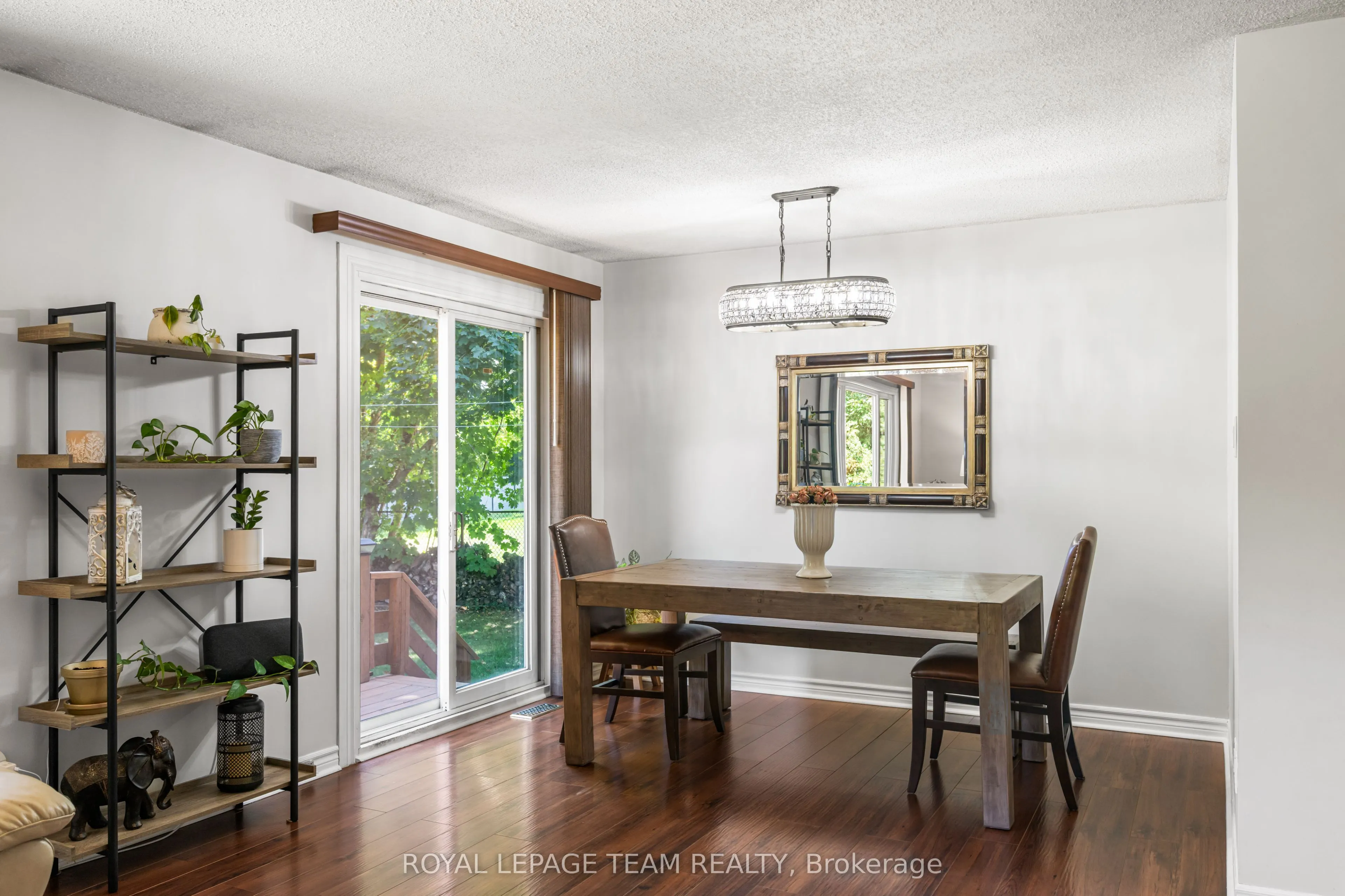 6521 Jack Pine Crescent