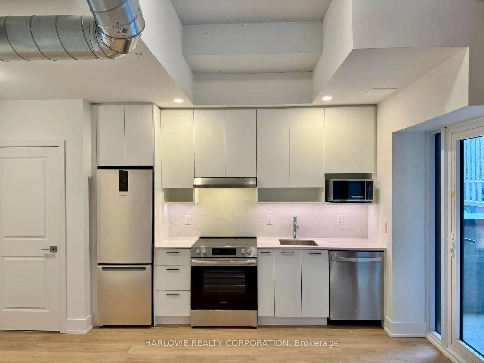 206 King Street W, #409