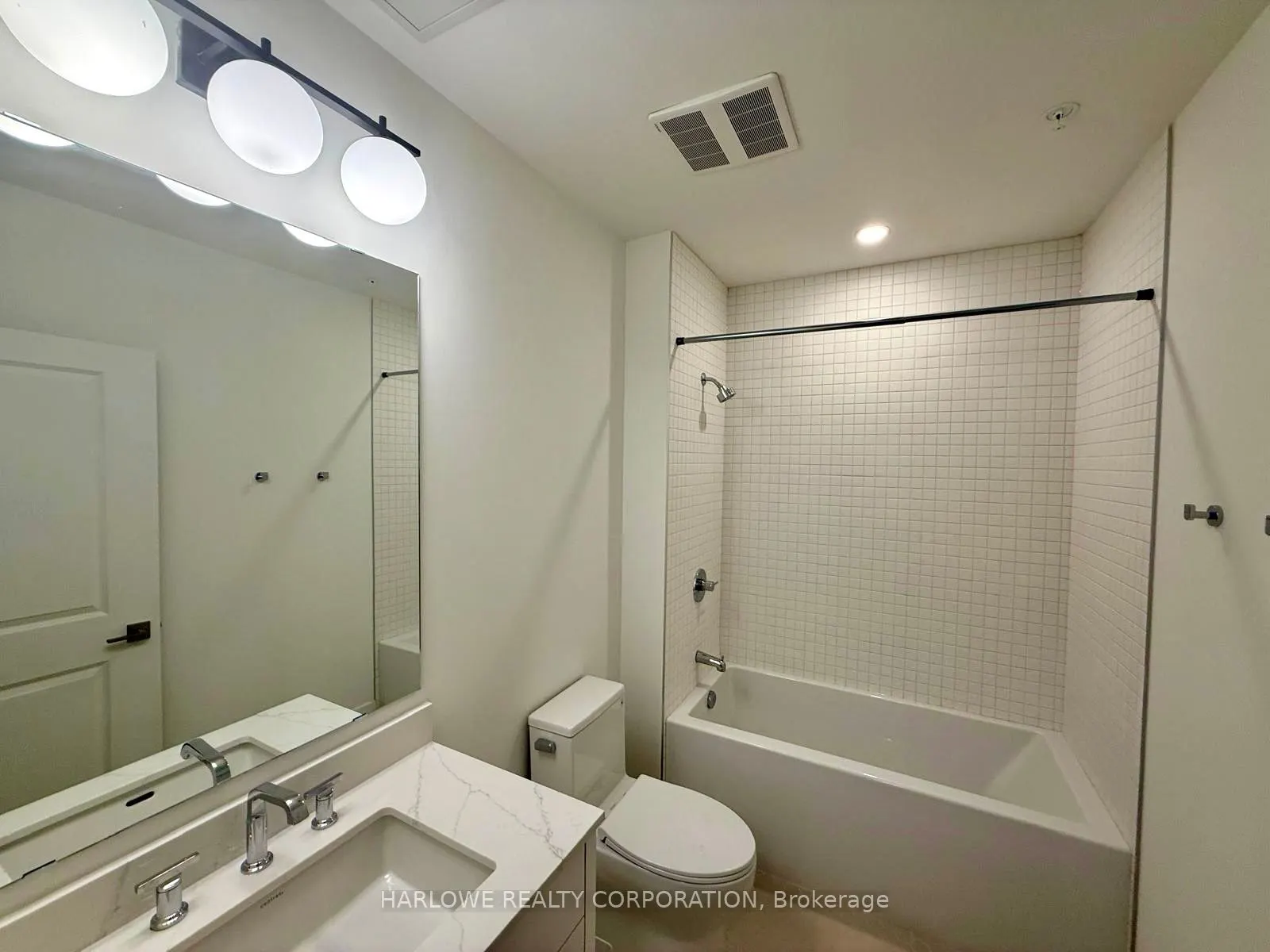 206 King Street W, #409