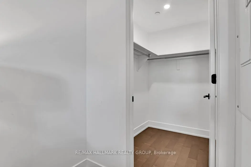 101 PINHEY Street, #103