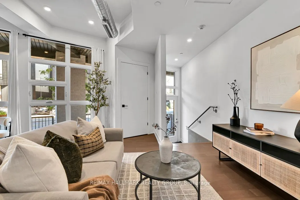 101 PINHEY Street, #103