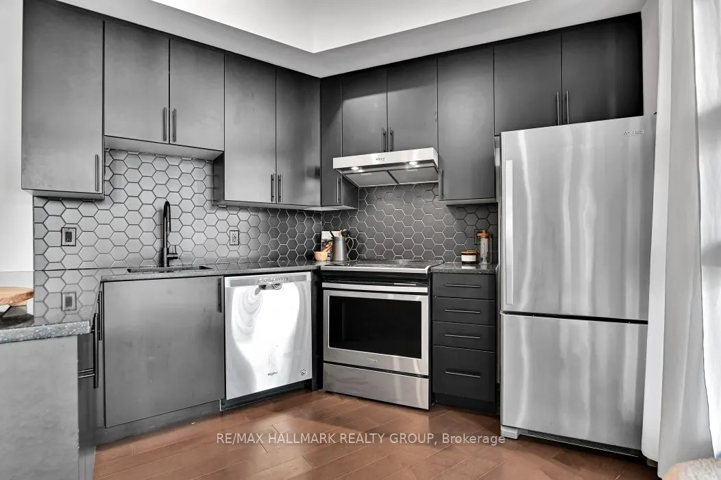 101 PINHEY Street, #103
