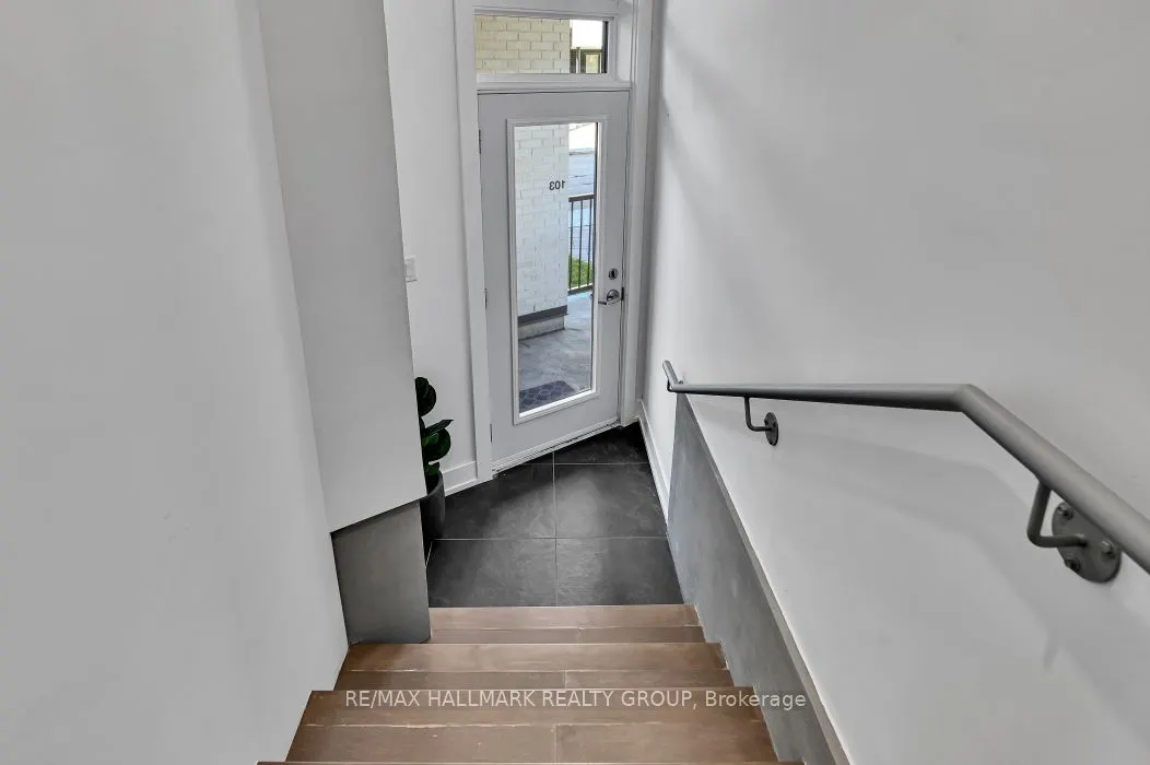 101 PINHEY Street, #103