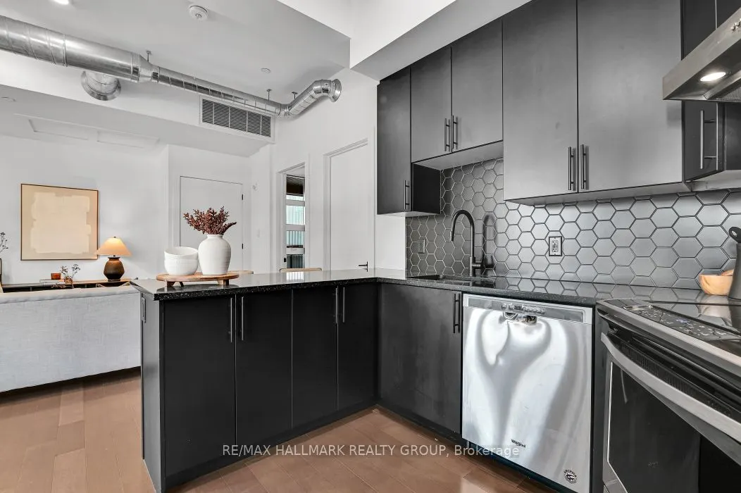 101 PINHEY Street, #103